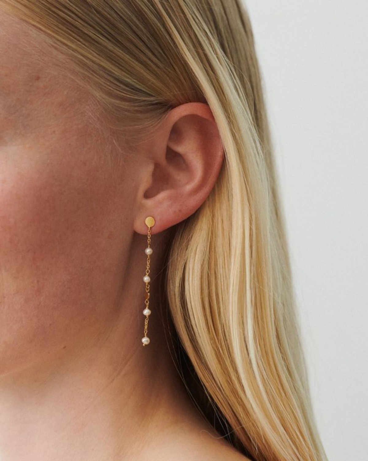 Ocean Pearl Earchains – gold