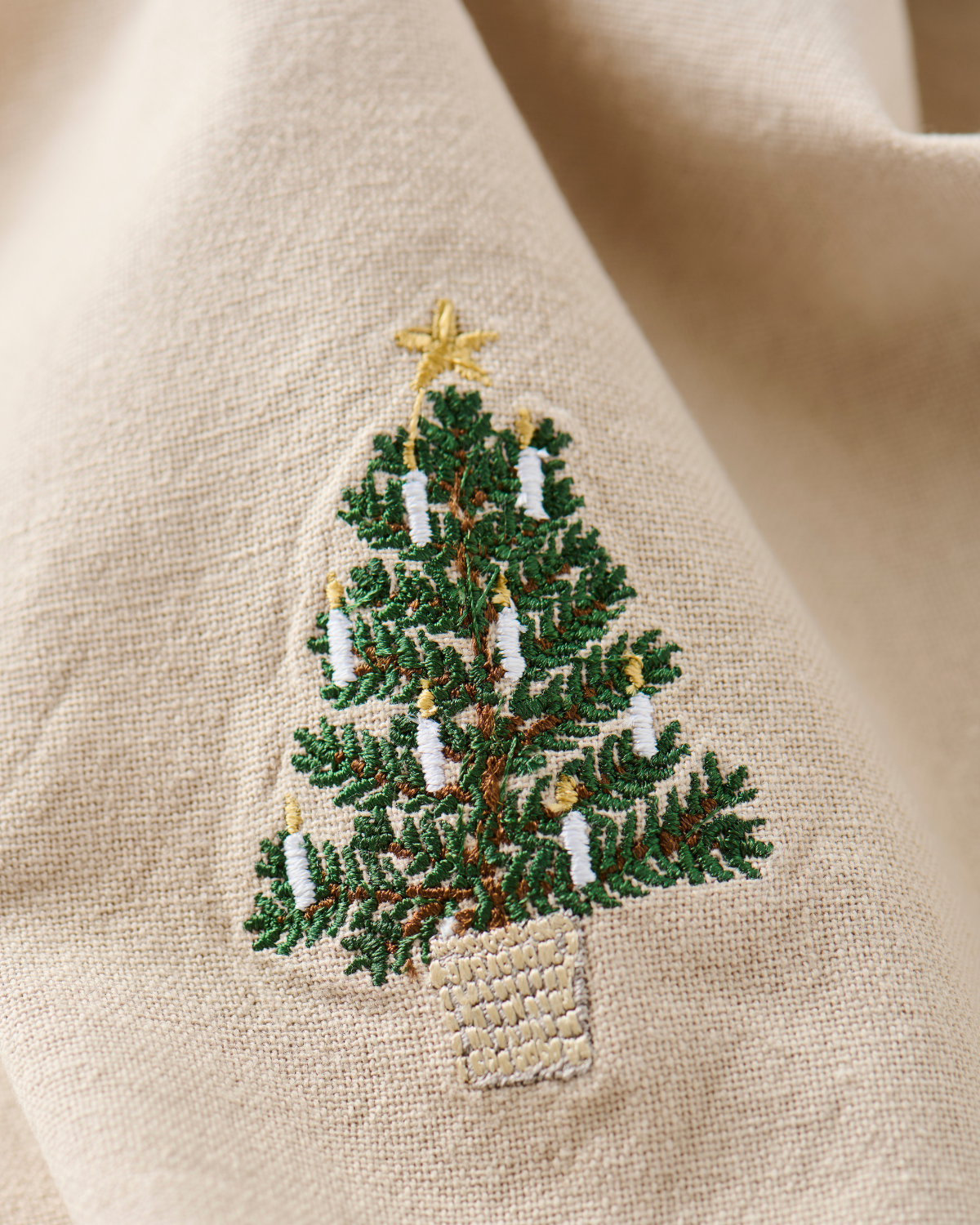 Bestickte Stoffserviette - Weihnachtsbaum