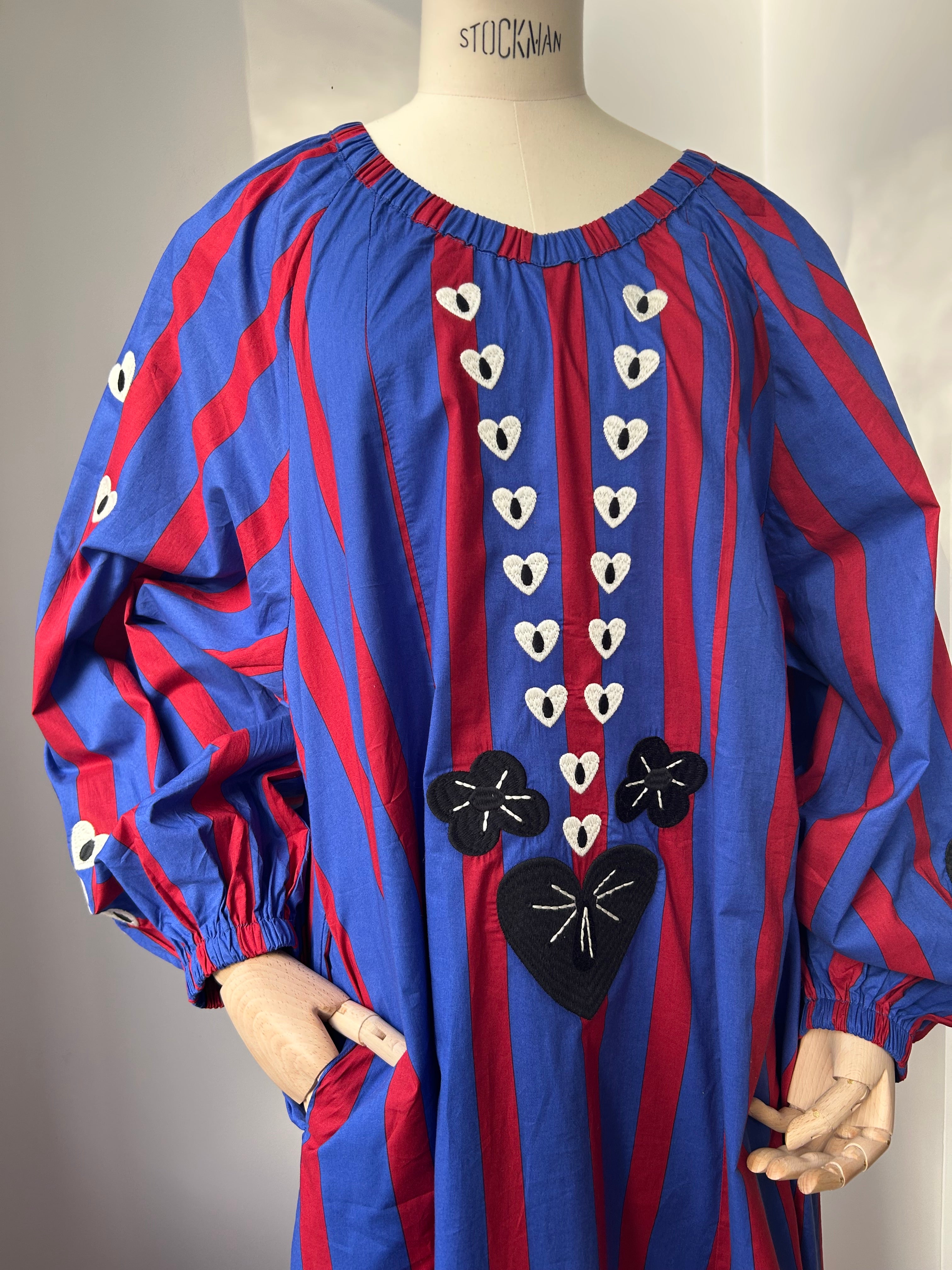 Kleid mit Streifen - rot & blau