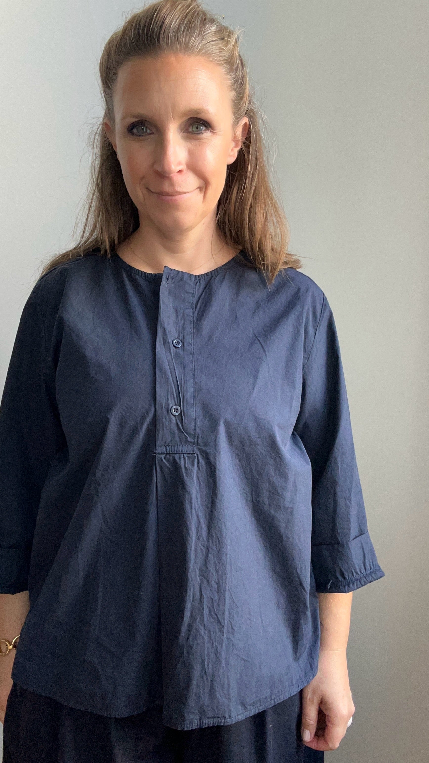 Schlichte Bluse mit Knopfleiste - dunkelblau