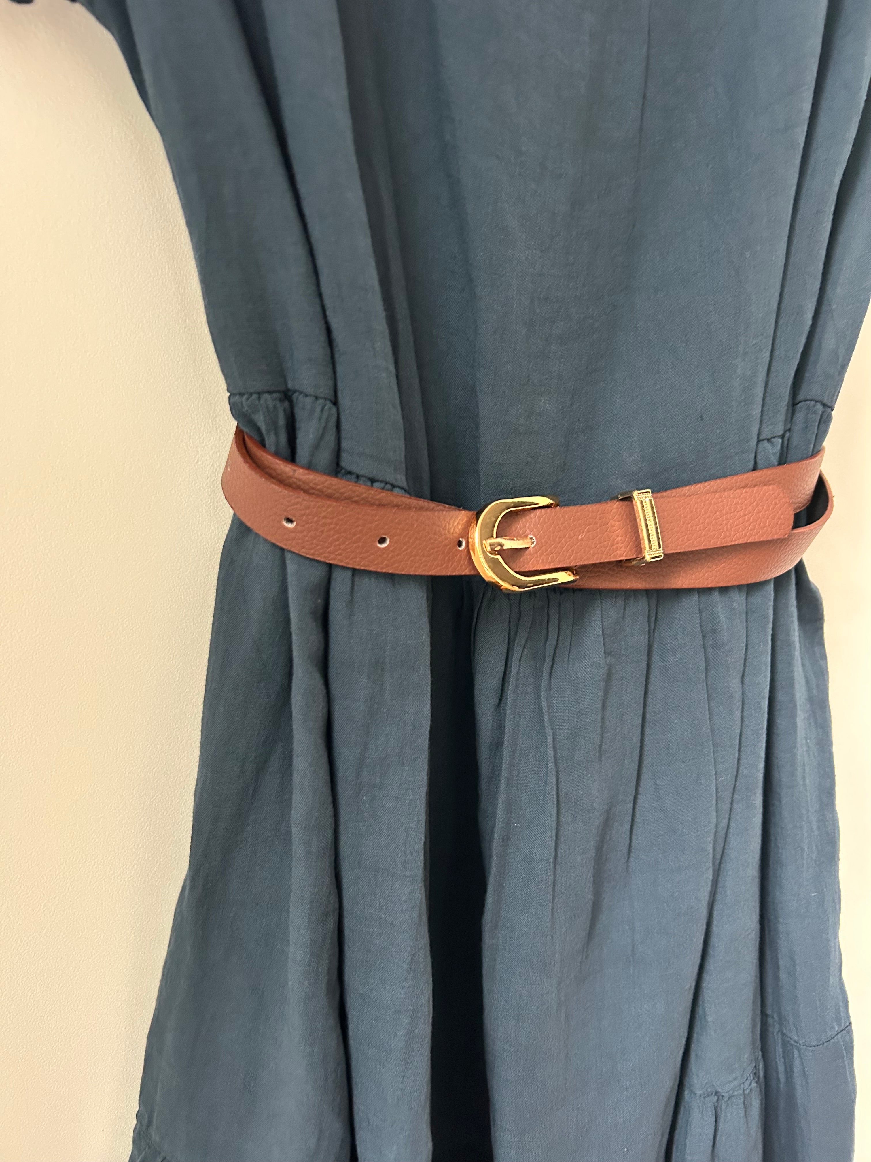 Romantisches Kleid mit Gürtel - dunkelblau