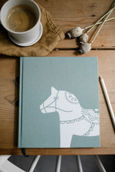 Notizbuch Dalapferd - dusty green 21 x 24 cm