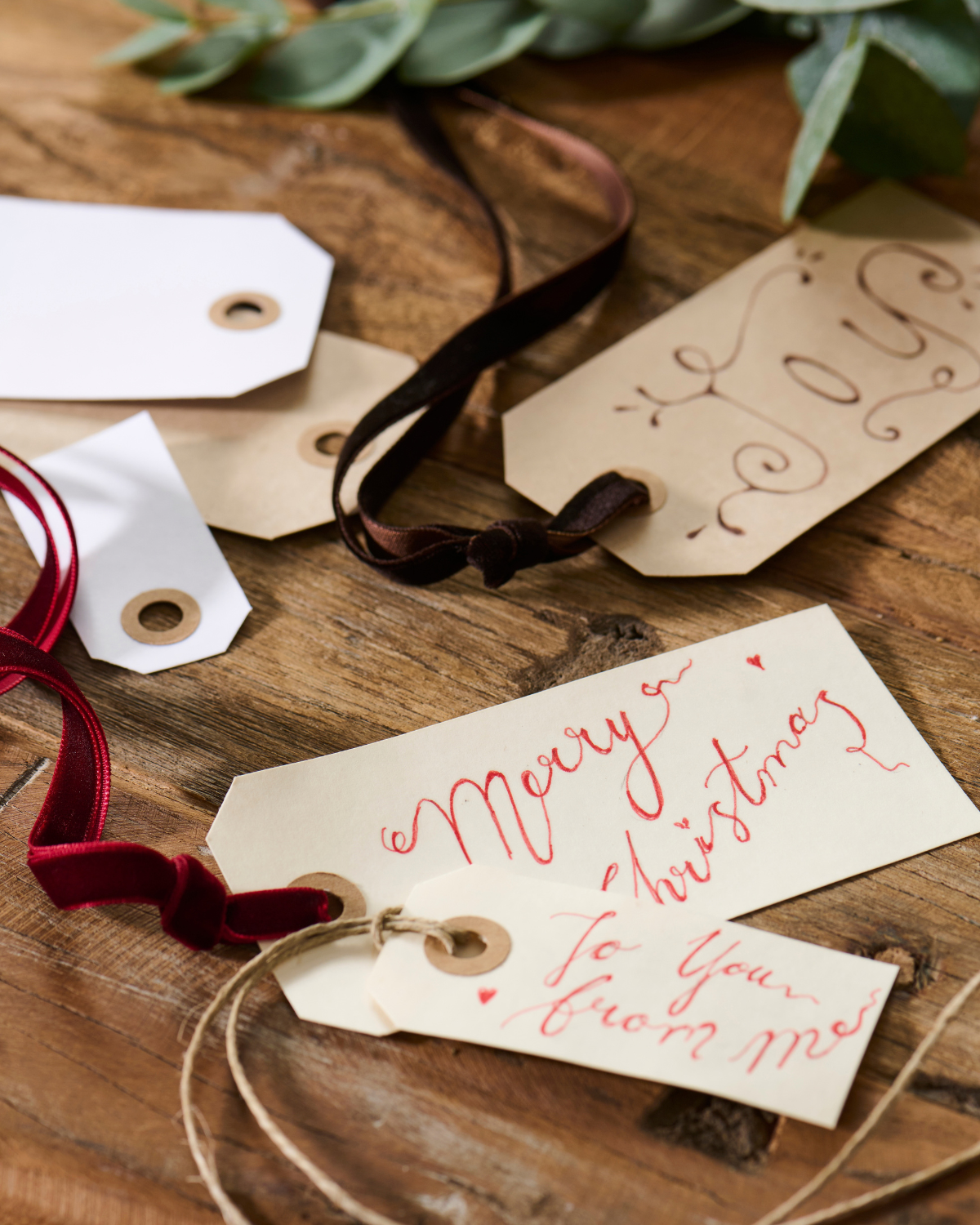 Geschenkanhänger aus Papier - Natur