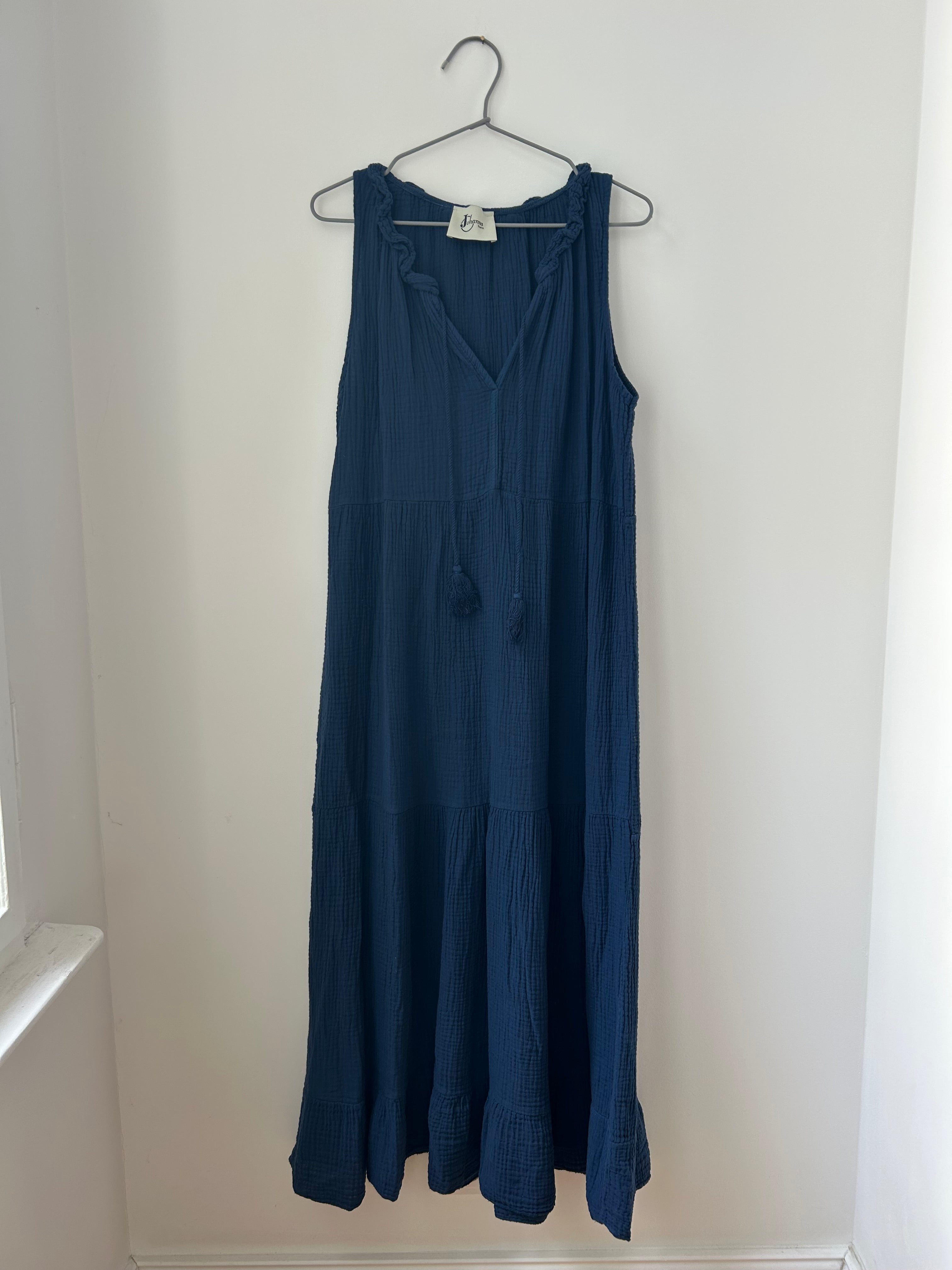 Ärmelloses Kleid mit Bommeln - dunkelblau