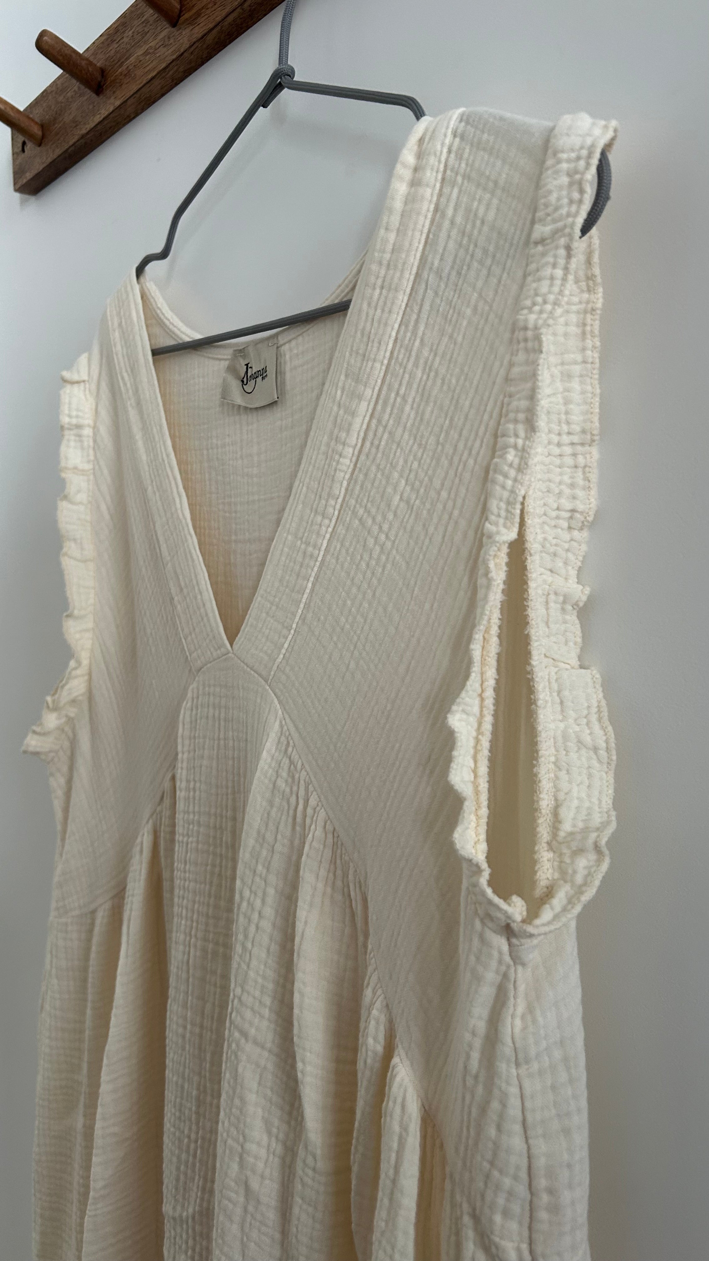 Ärmelloses Kleid mit Empireschnitt - creme