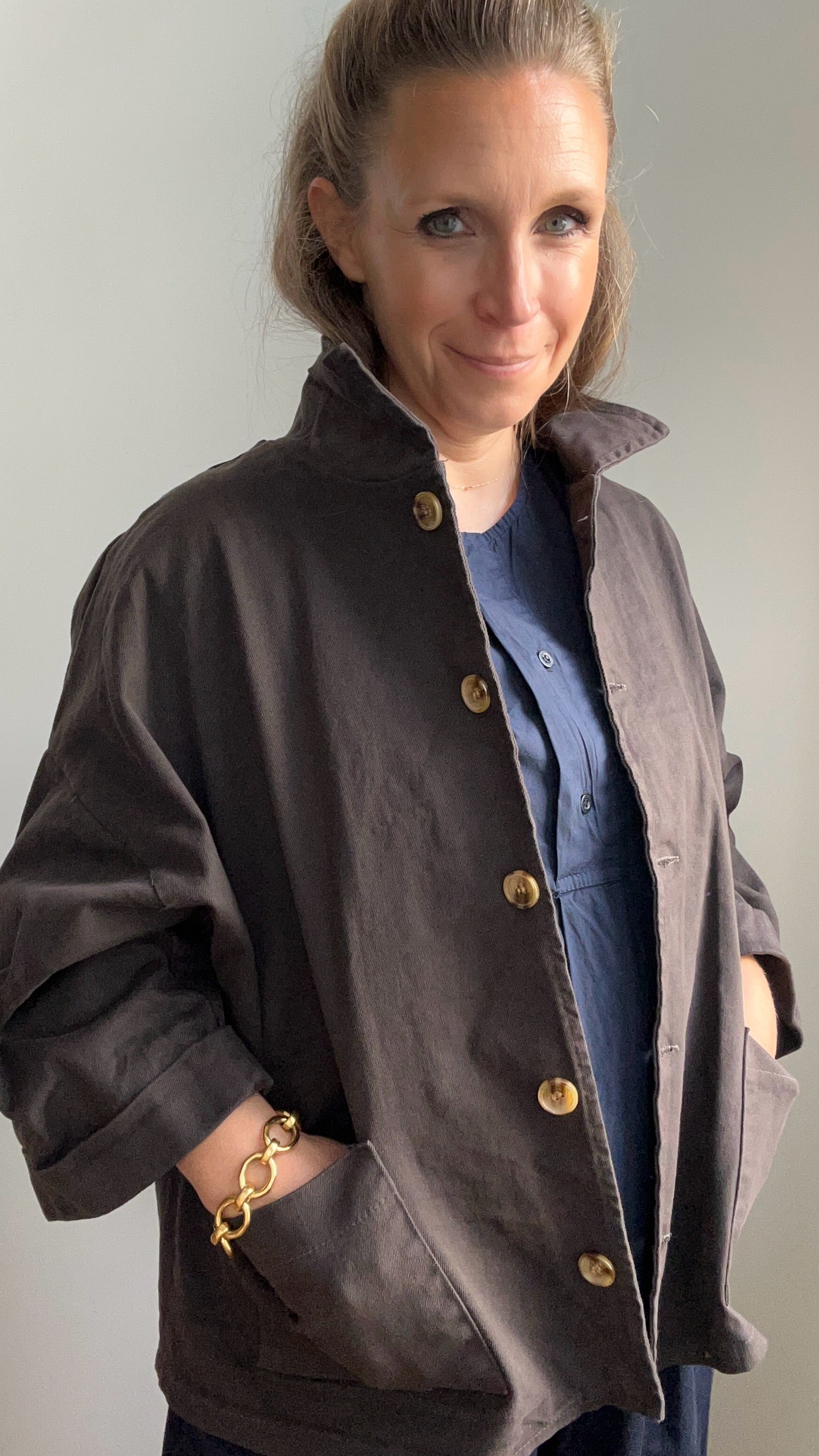 Klassische Trenchcoat-Jacke dunkelbraun
