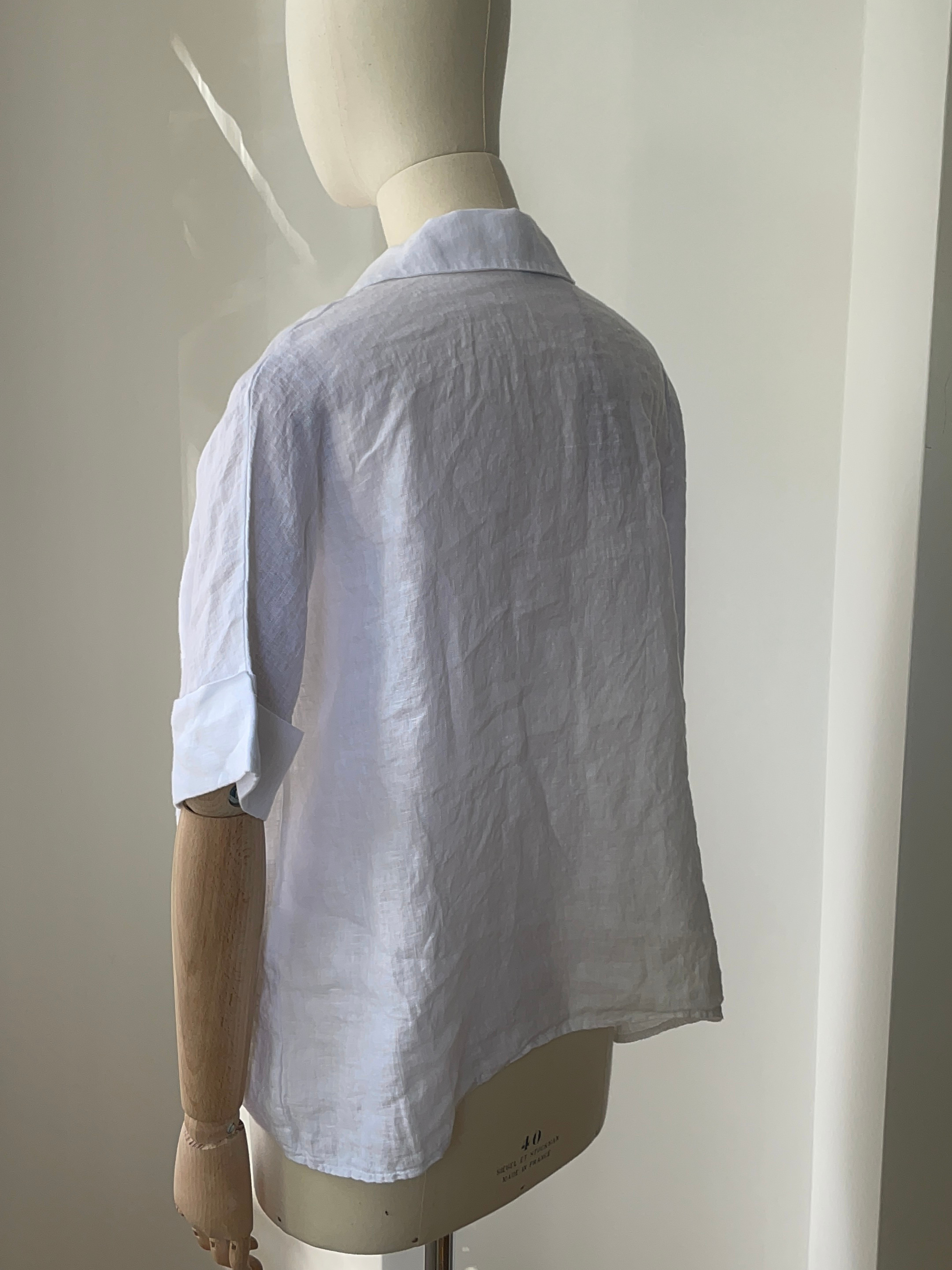 Weiße Leinenbluse