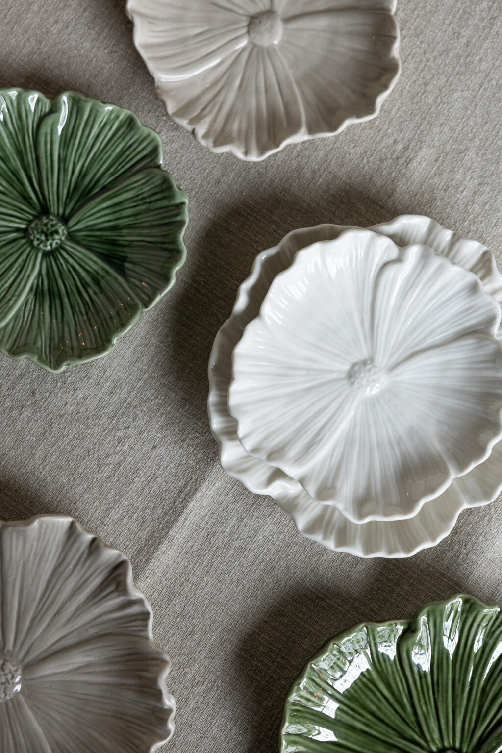 Kleine Schale in Blumenform - Weiß