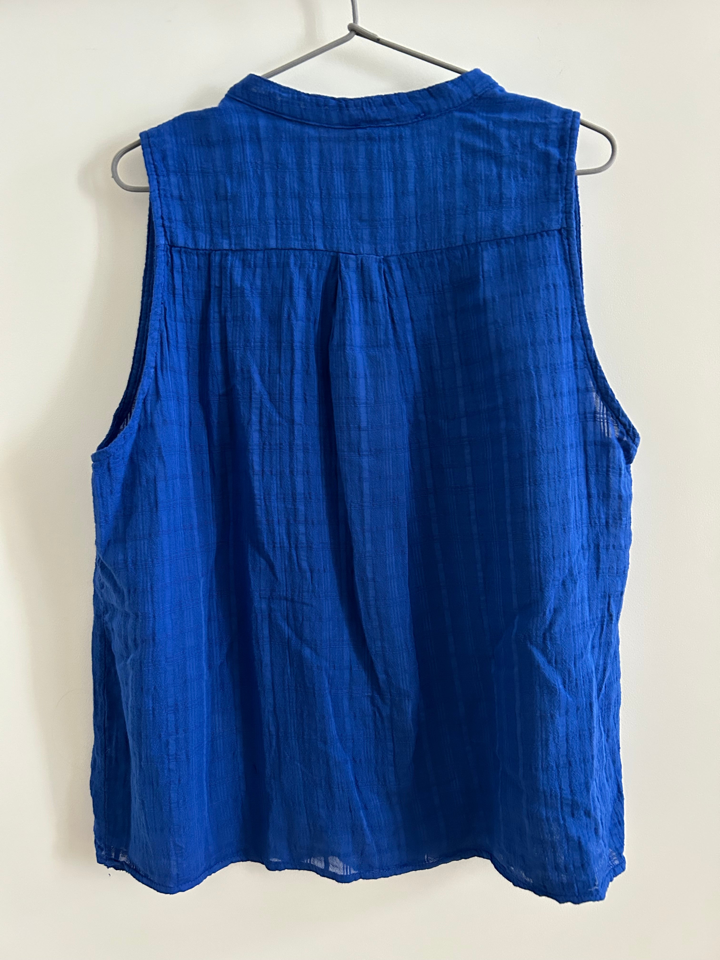 Ärmellose Bluse azurblau