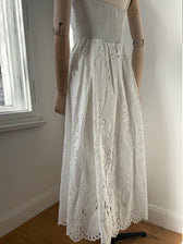 Weißes Spitzenkleid