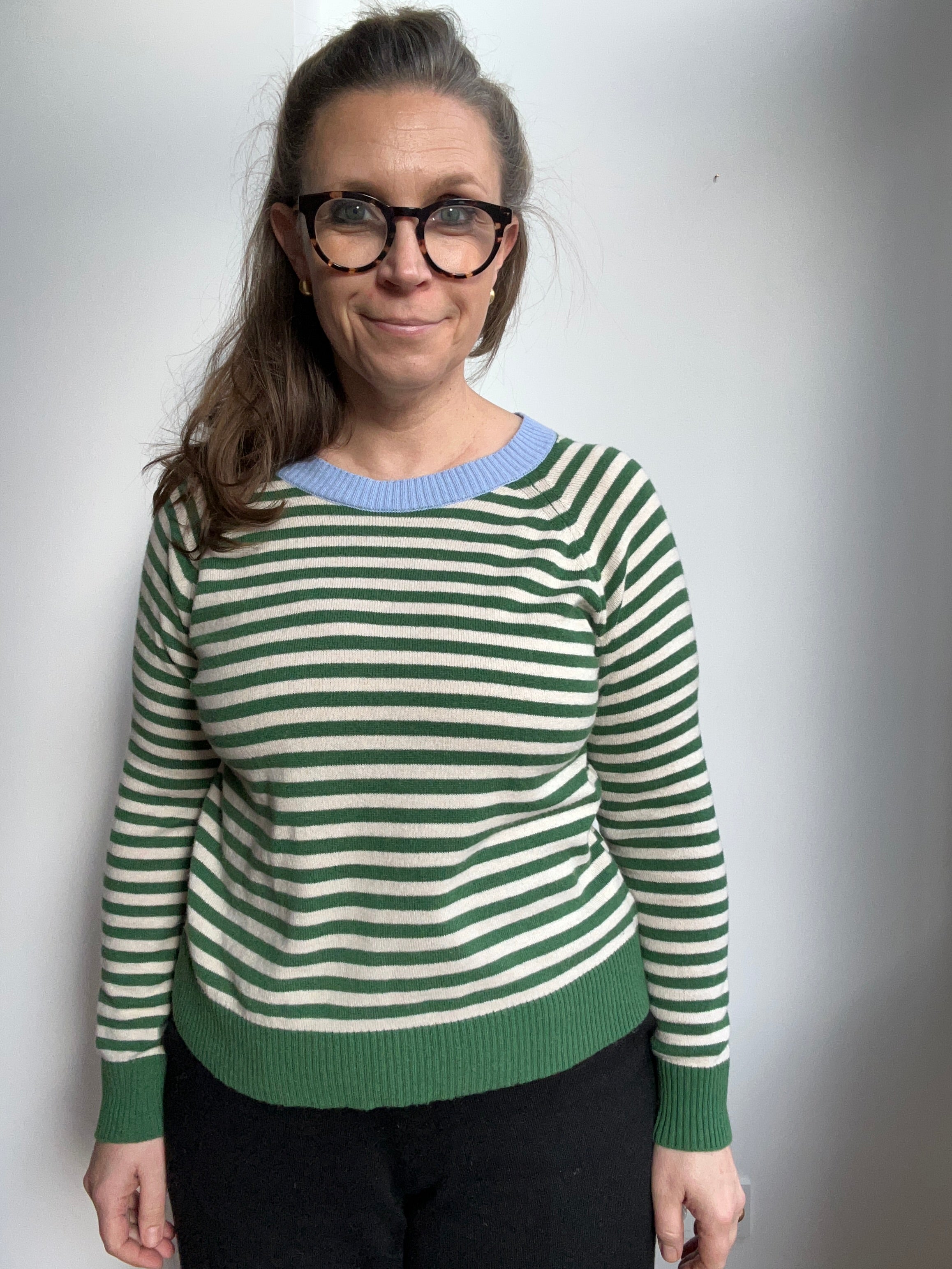 Schmaler Ringelpullover mit Kaschmir - grün / hellblau