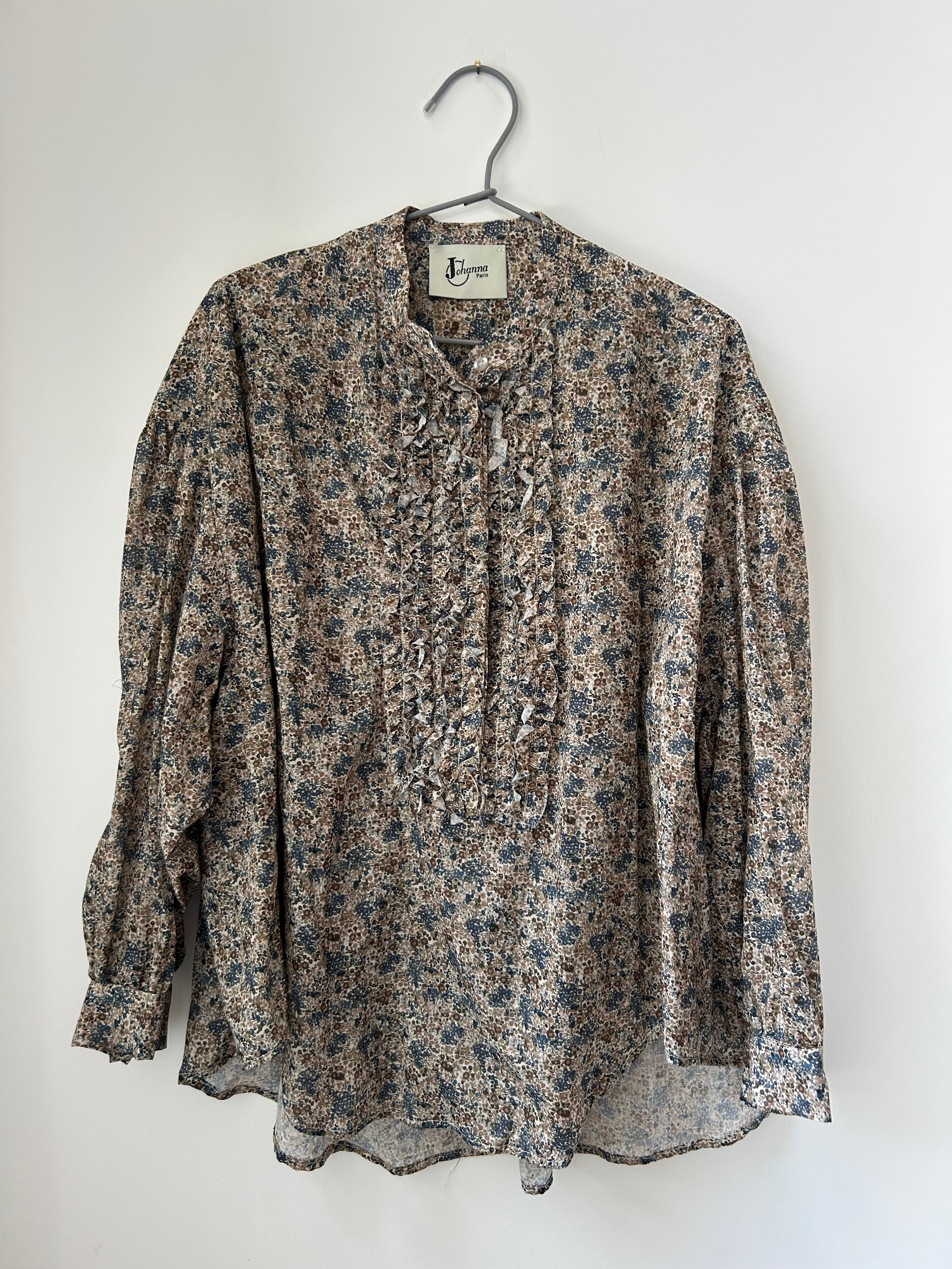 Blümchen-Bluse mit Rüschen - grau-blau