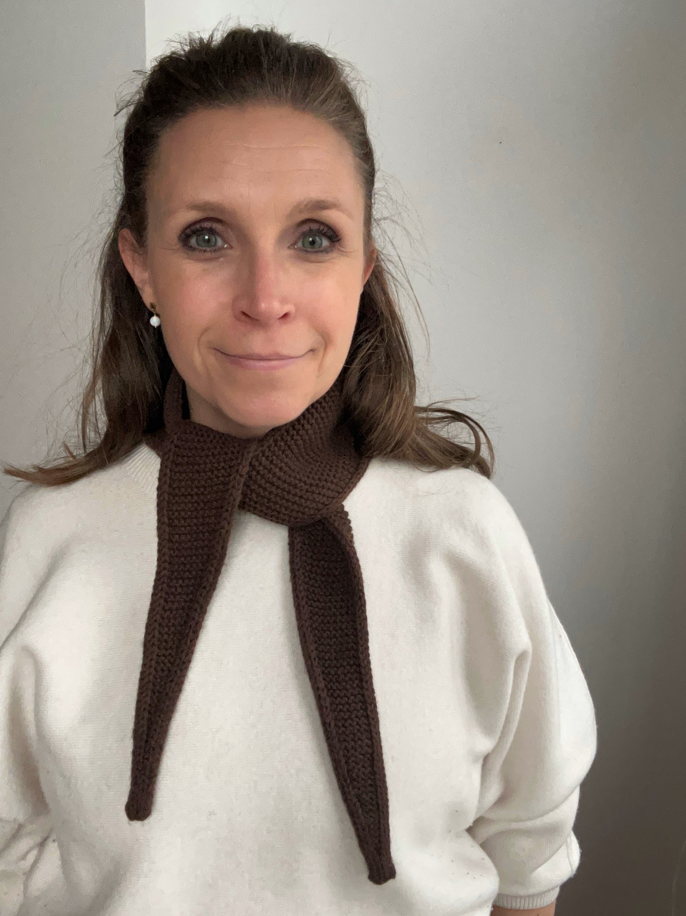 Kleiner Strick-Schal - Dunkelbraun