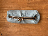 kleine Clutch im Raffia-Stil - silver / hellblau