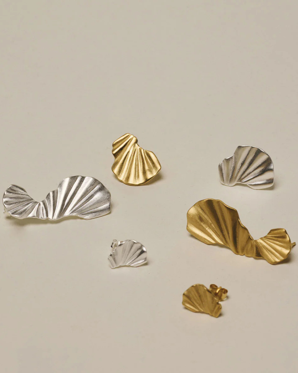 Ohrstecker Wave - gold