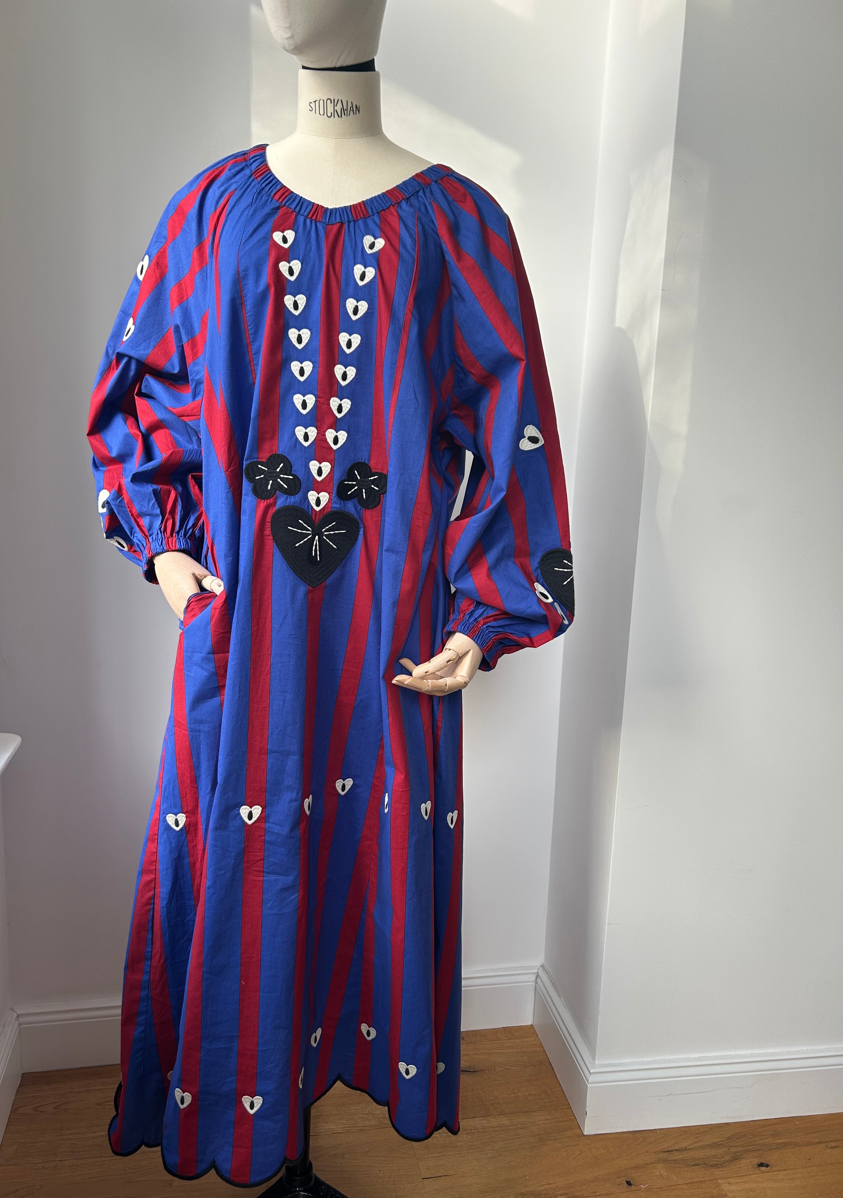 Kleid mit Streifen - rot & blau