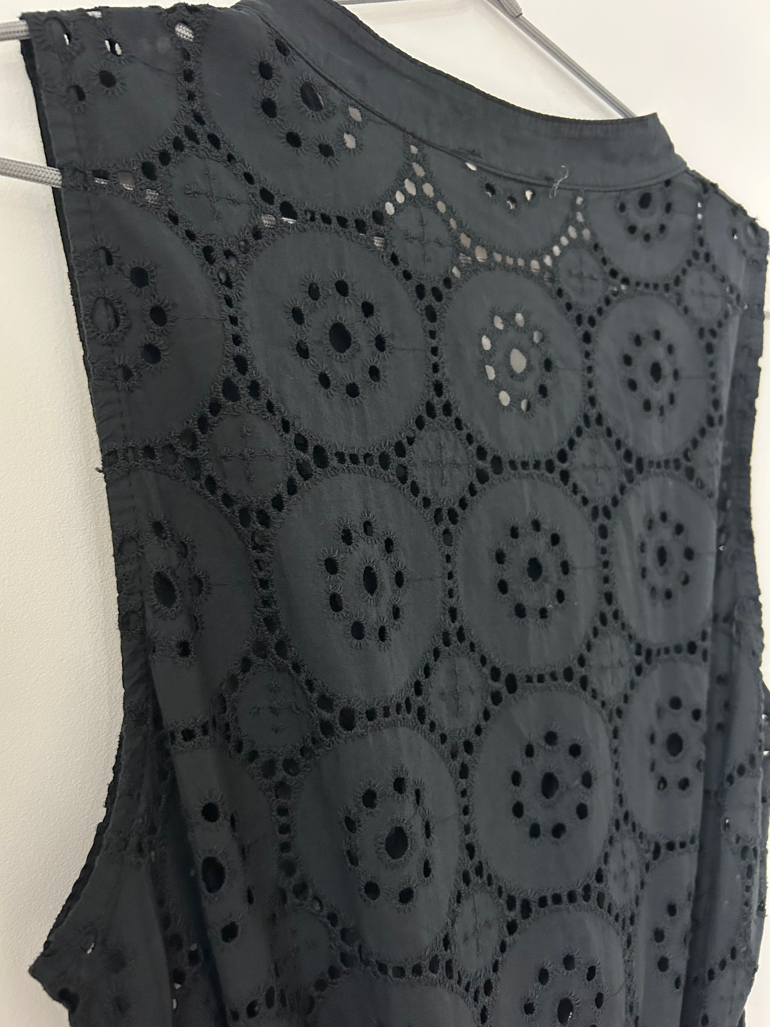 Broderiekleid mit Gürtel - schwarz
