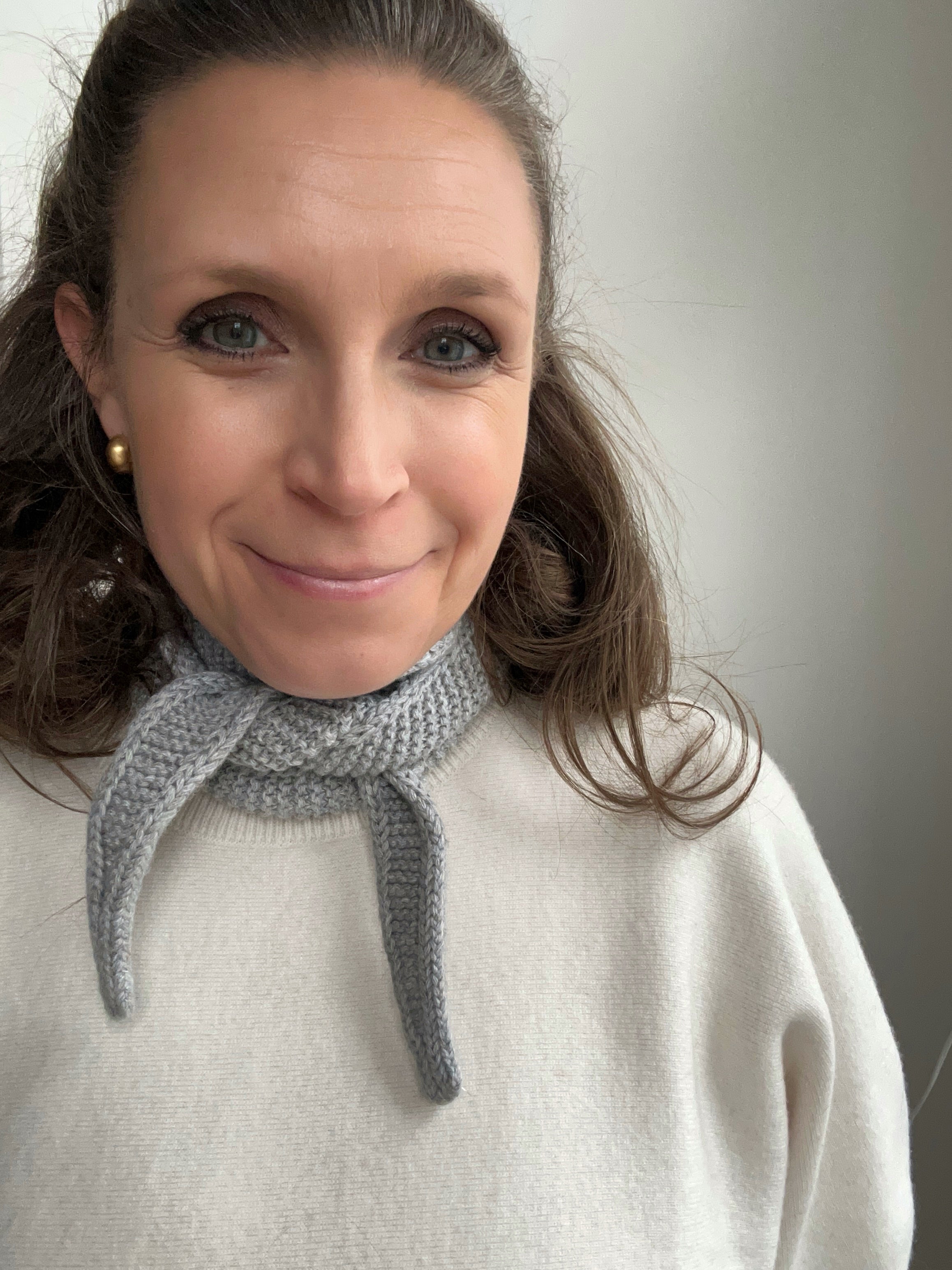 gestrickter Sophie-Schal - hellgrau