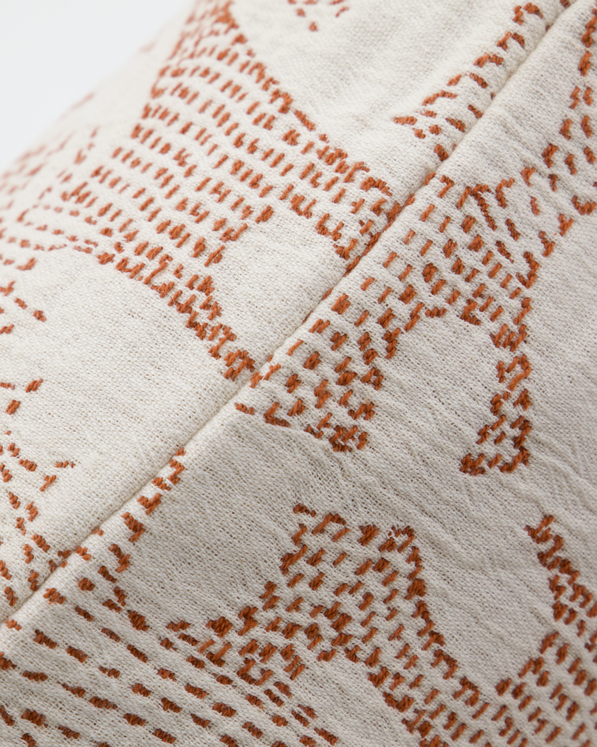 Kissenbezug Mori – Off-White / Braun 50x50