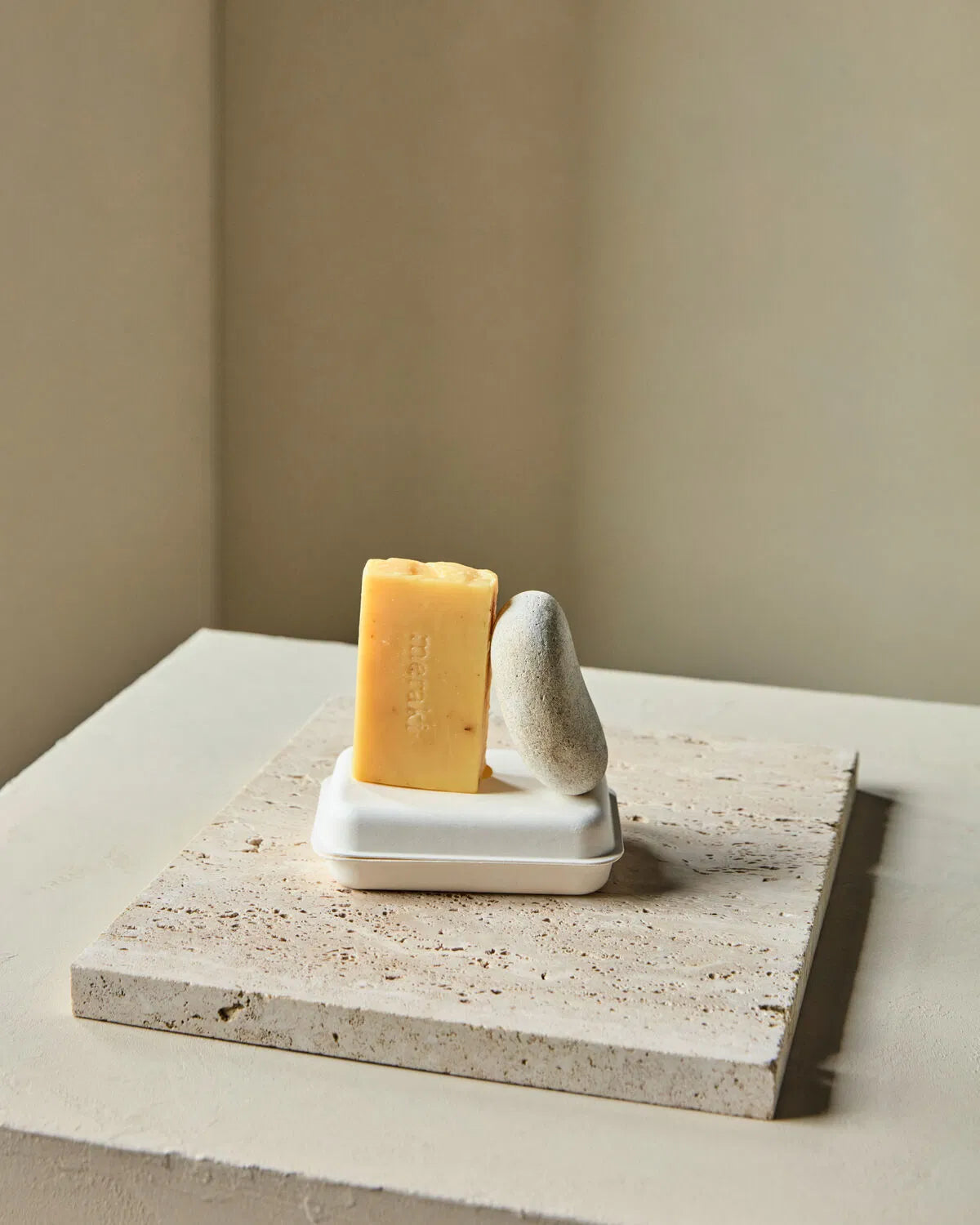 Stone Scrub Lemongrass – Set aus Bimsstein & Seife (100 g)