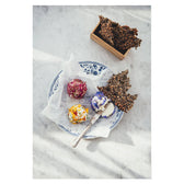 Buch - Flowers on a Plate