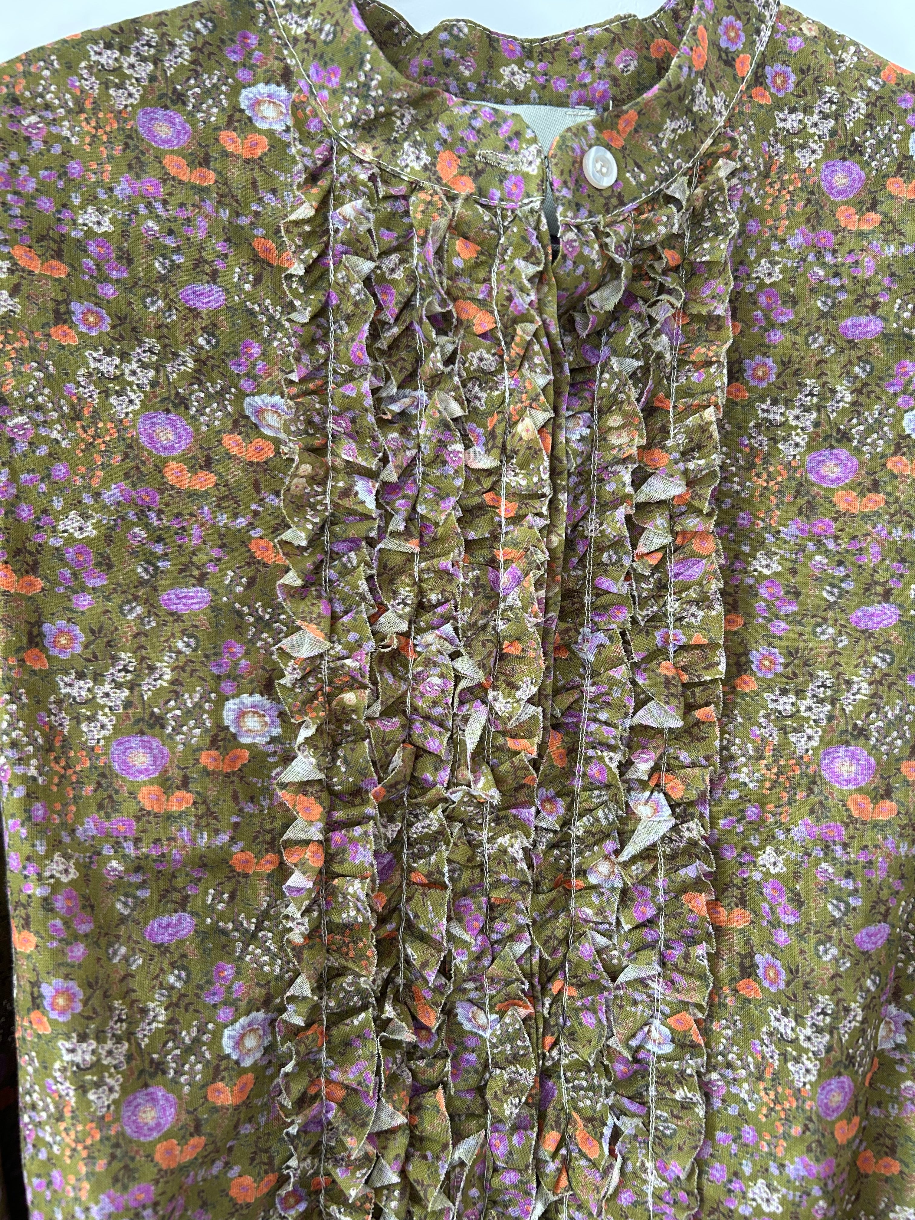 Blümchen-Bluse mit Rüschen - grün