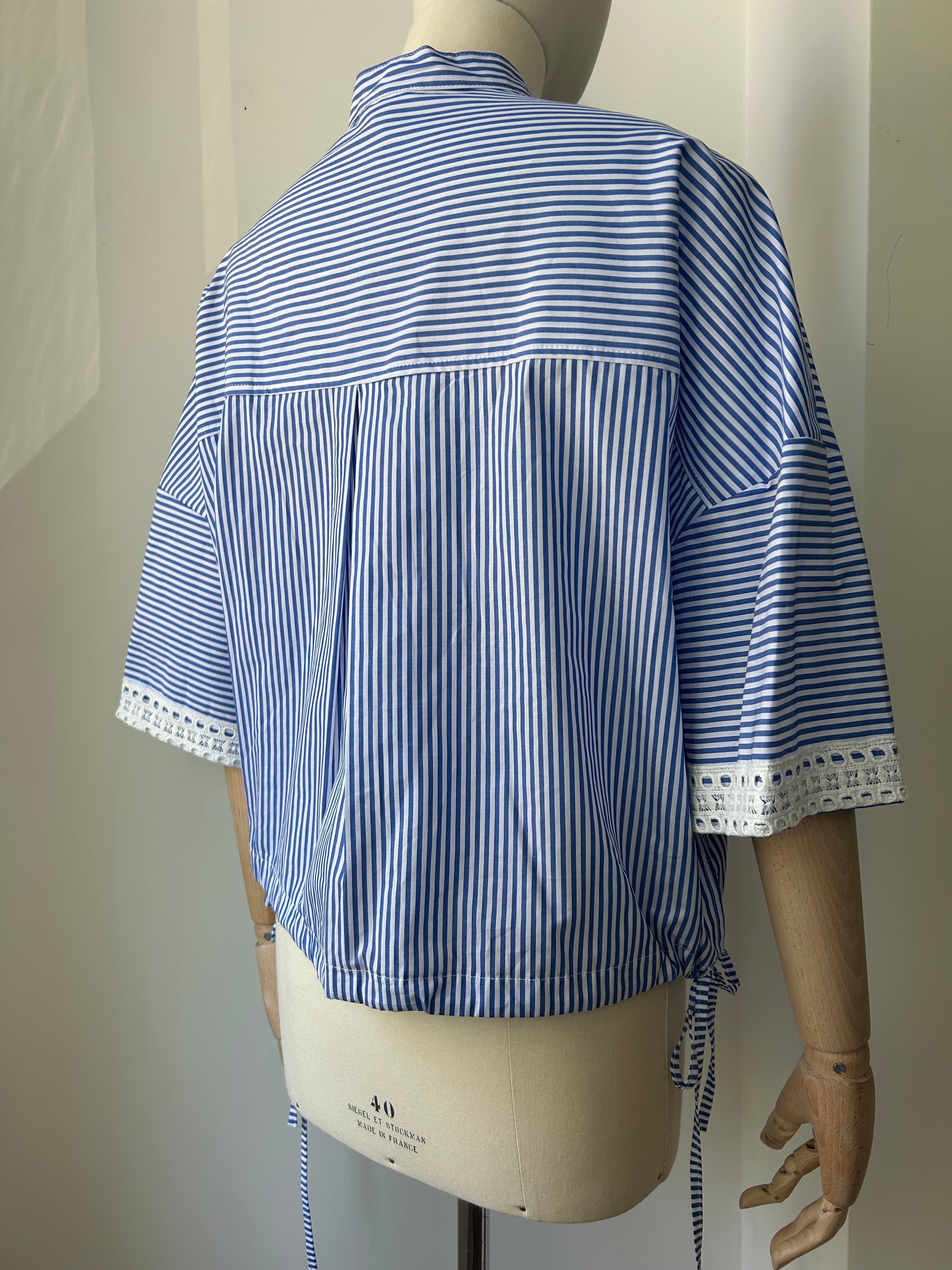 Gestreifte Bluse mit Spitze