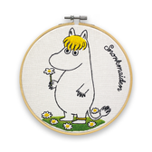 Stickset – Snorkmaiden beim Gänseblümchenpflücken