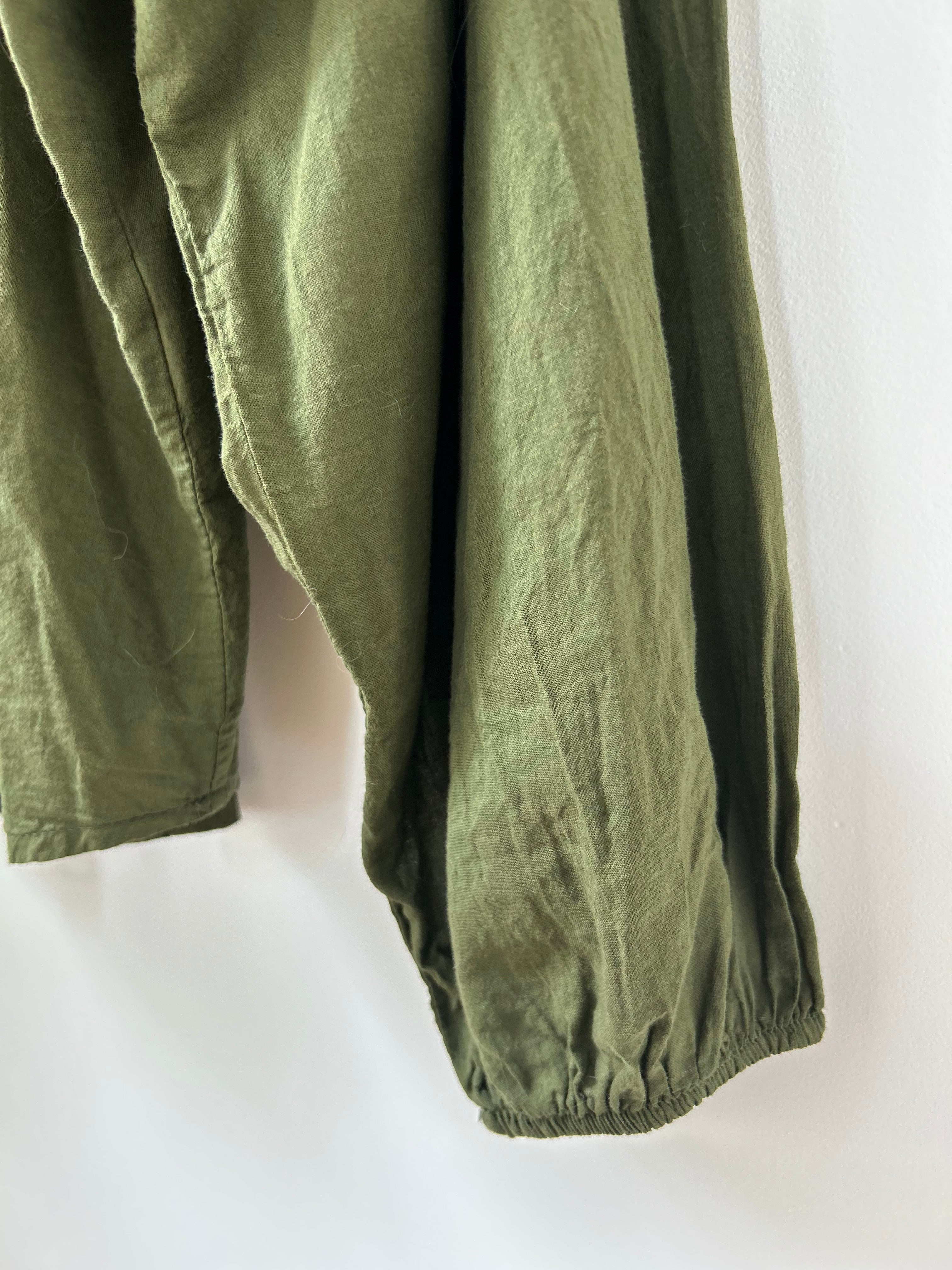 Baumwollbluse mit raffiniertem Kragen - dunkelgrün