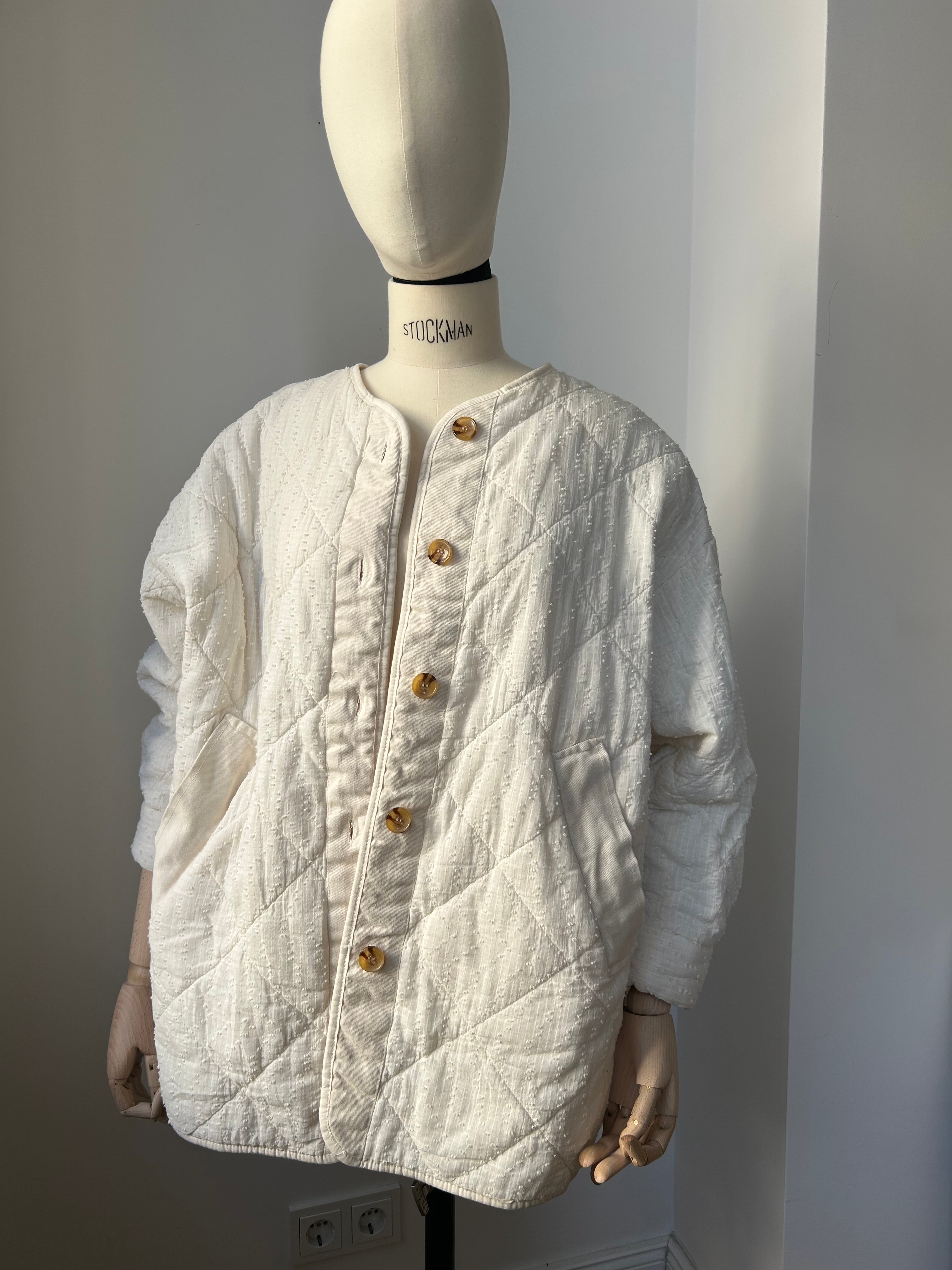 Gesteppte Jacke mit Struktur - weiss