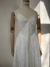 Weißes Spitzenkleid