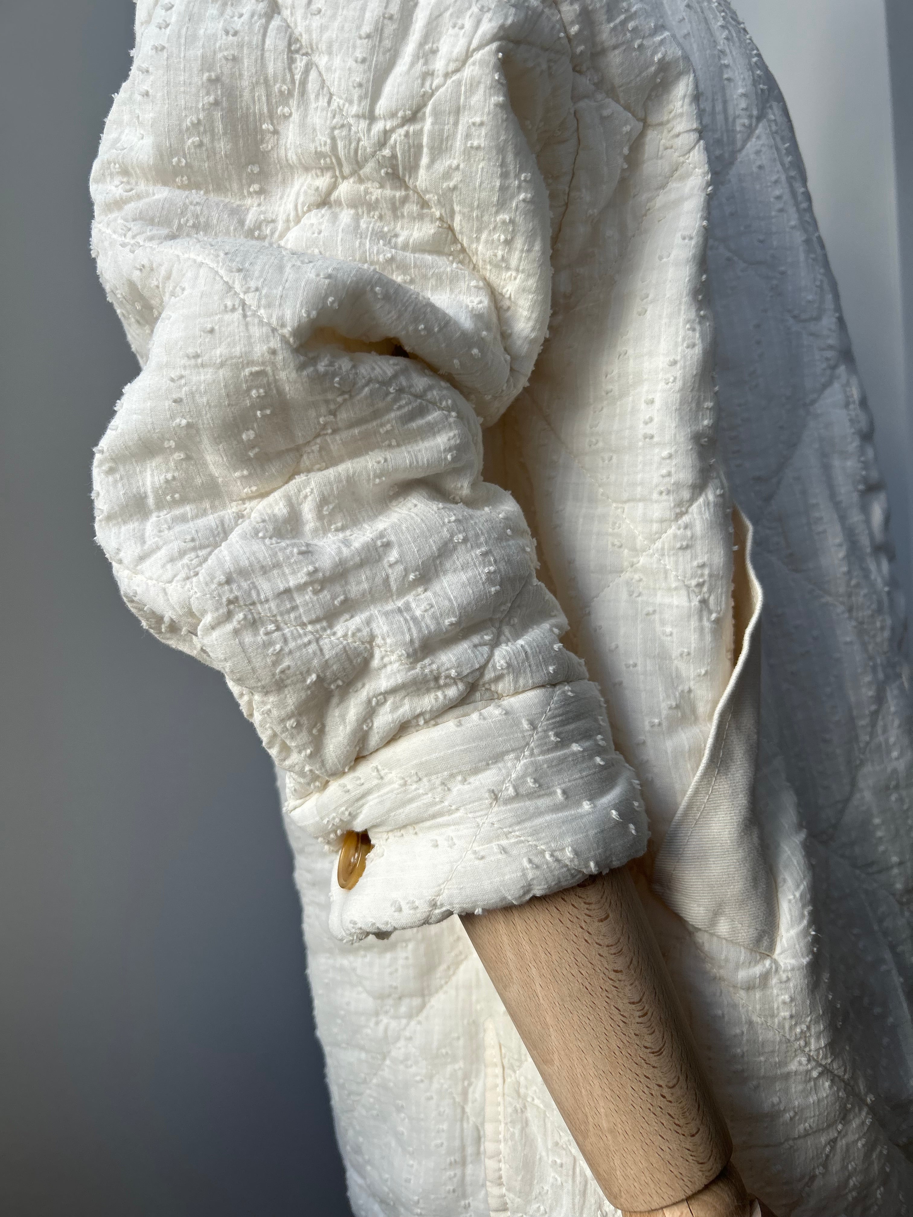 Gesteppte Jacke mit Struktur - weiss