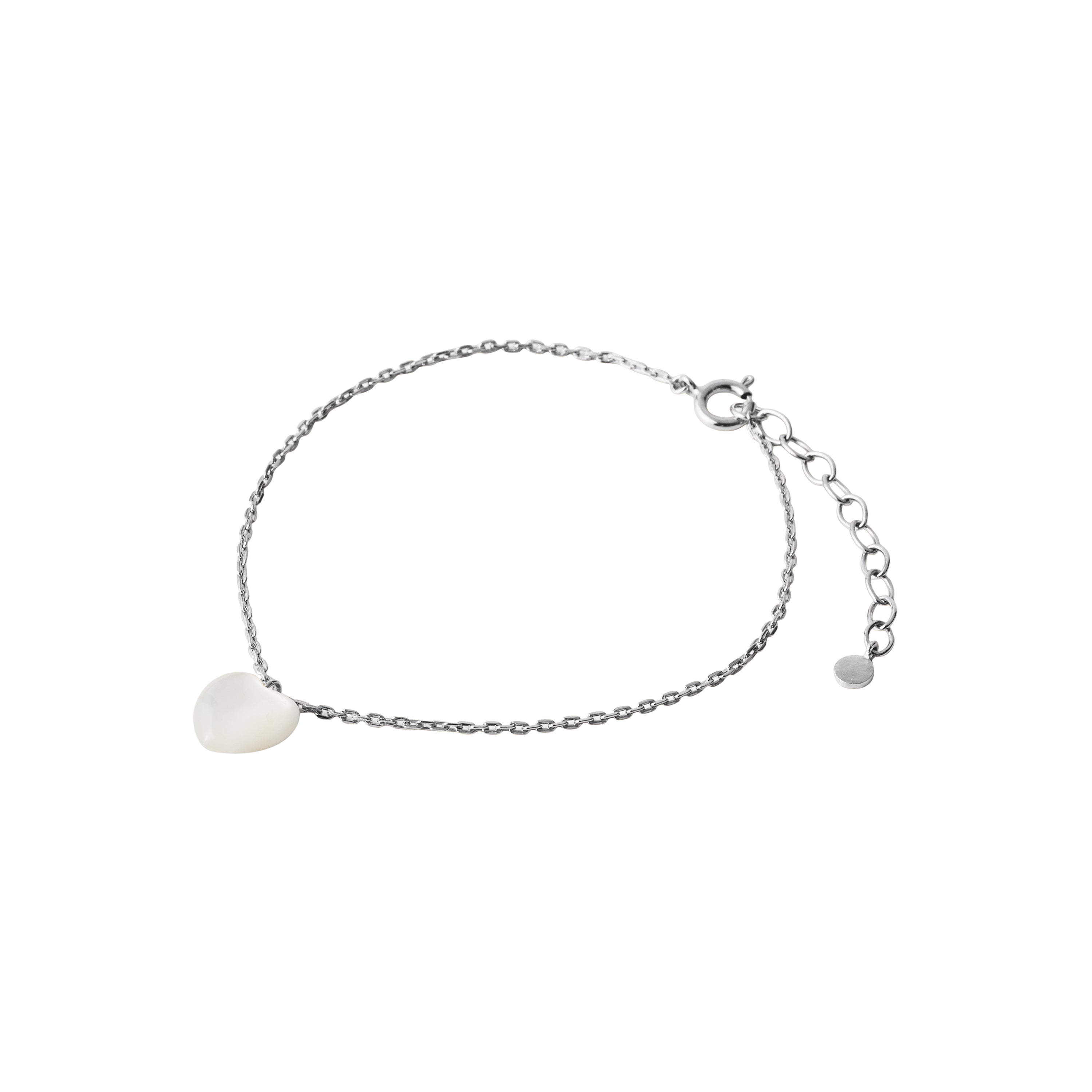 Ocean Heart Armband von Pernille Corydon – herzförmiger Perlmutt-Anhänger, getragen am Handgelenk