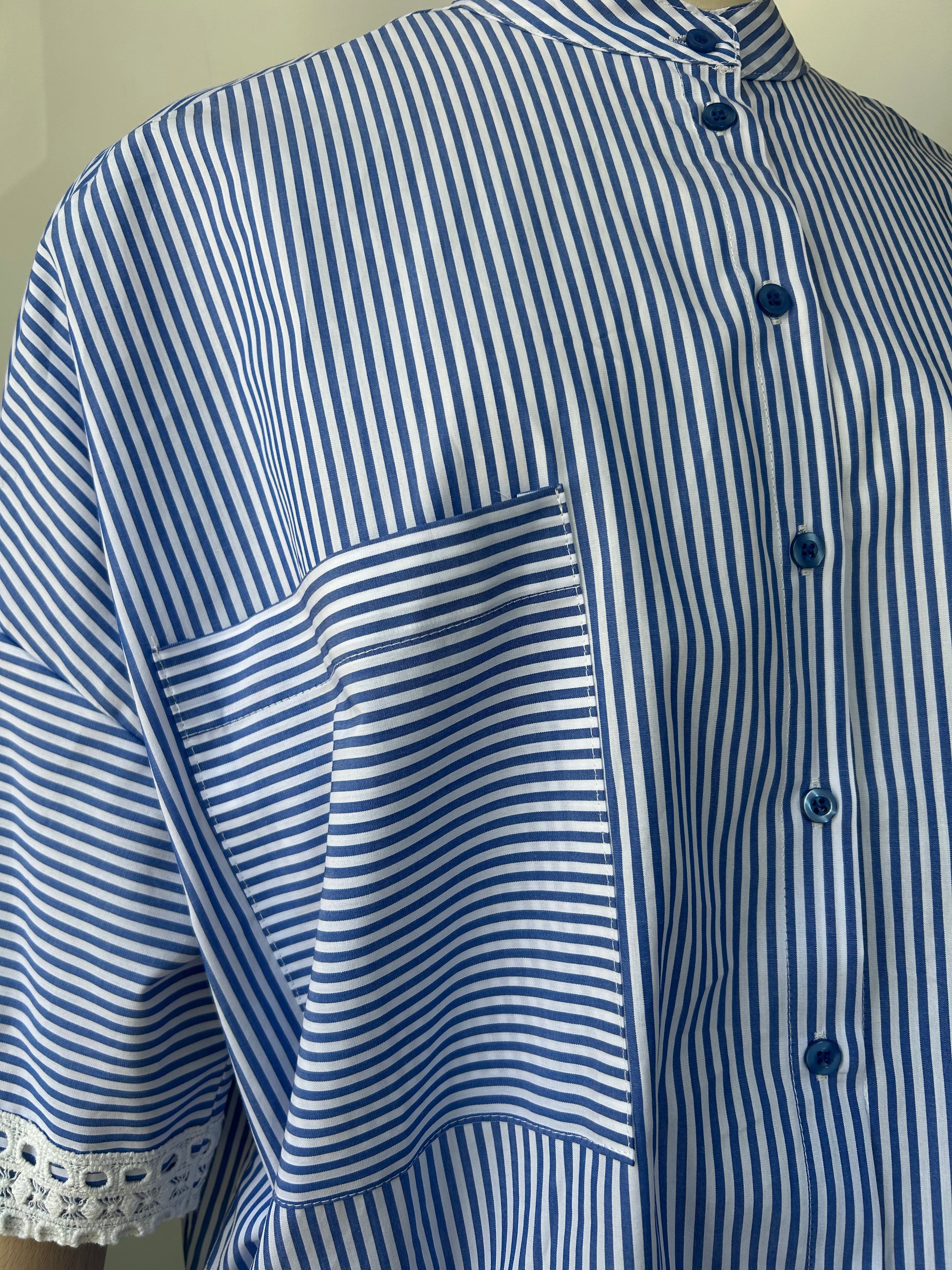 Gestreifte Bluse mit Spitze