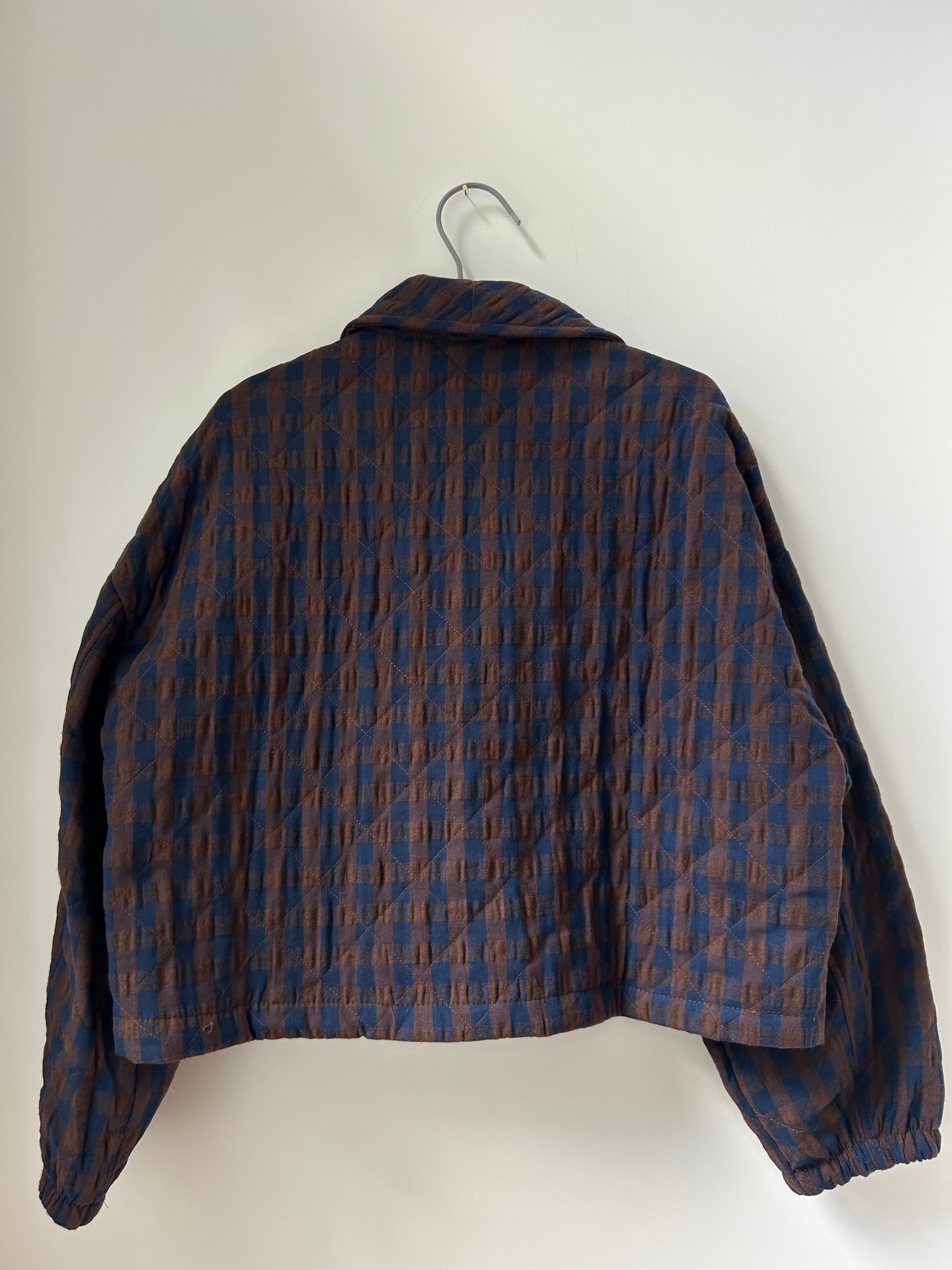 Kurze Herbstjacke kariert - Schokobraun und Blau