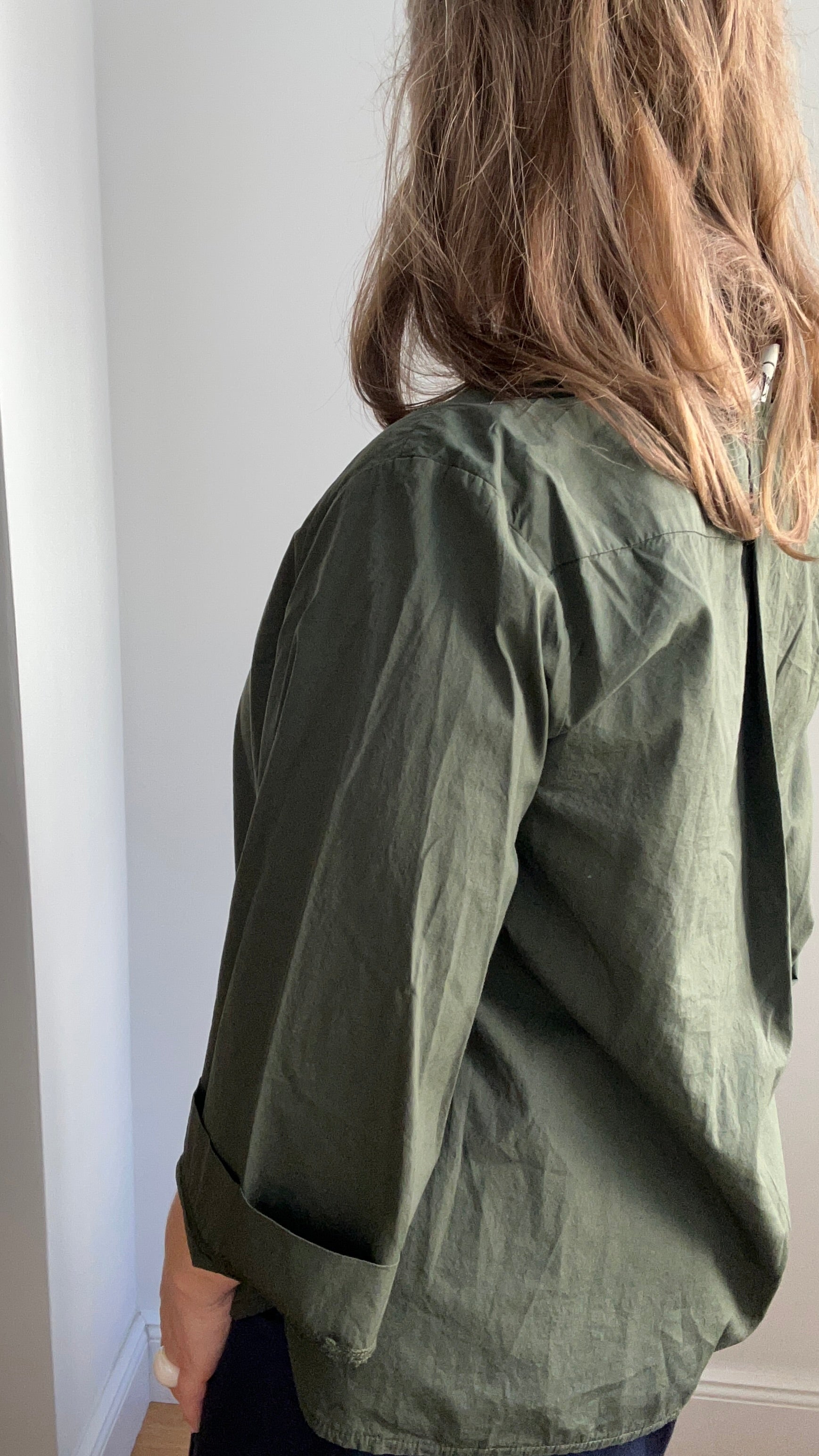 Schlichte Bluse mit Knopfleiste - dunkelgrün