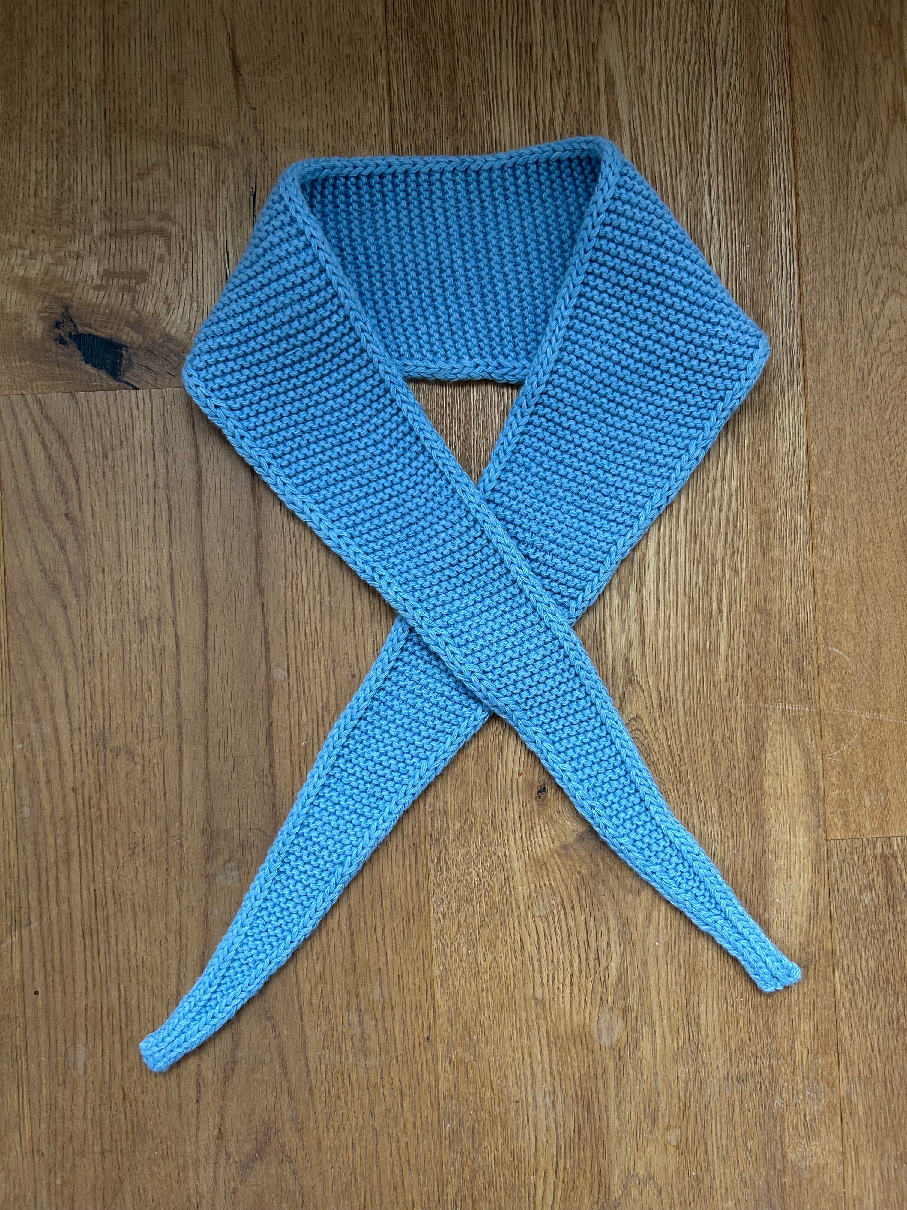 gestrickter Sophie-Schal - hellblau