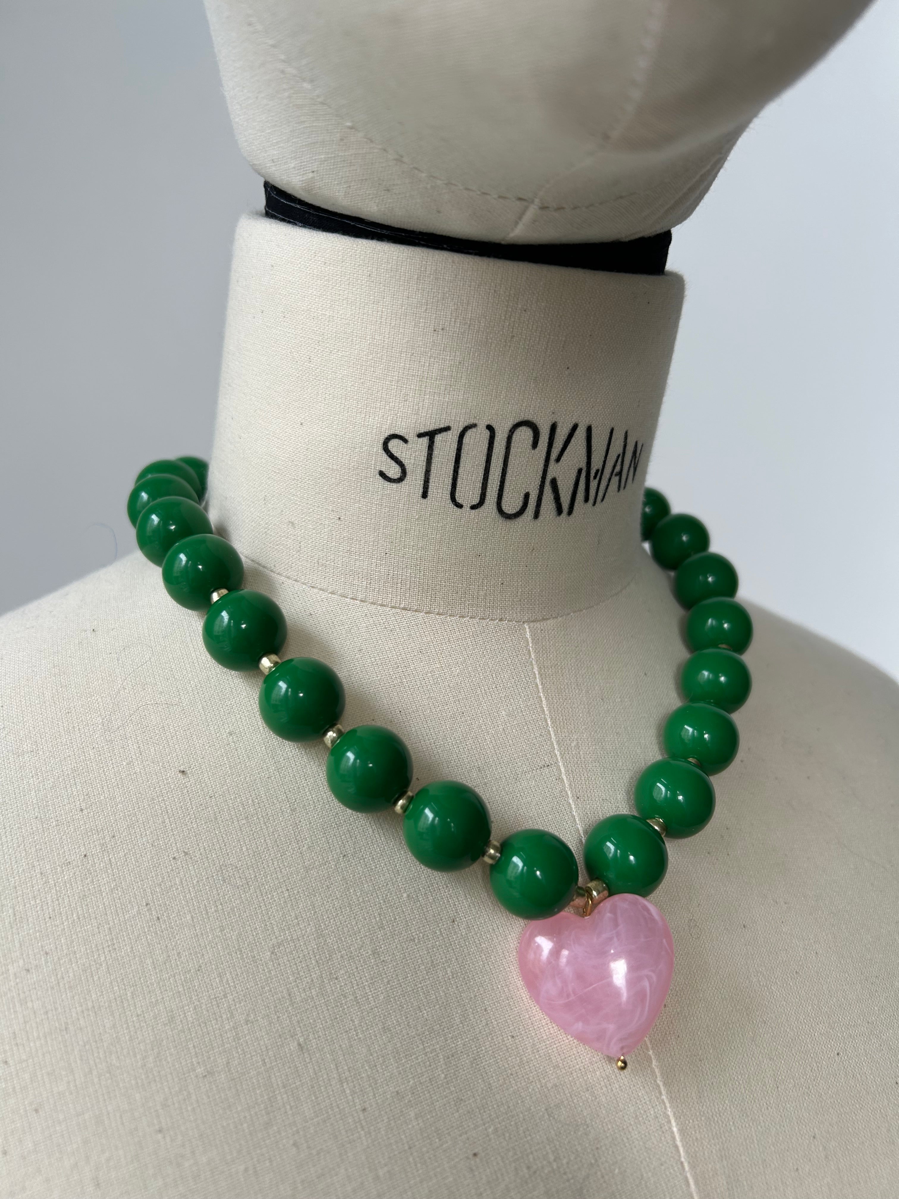 Halskette mit Perlen und Herz - Grün und Rosa