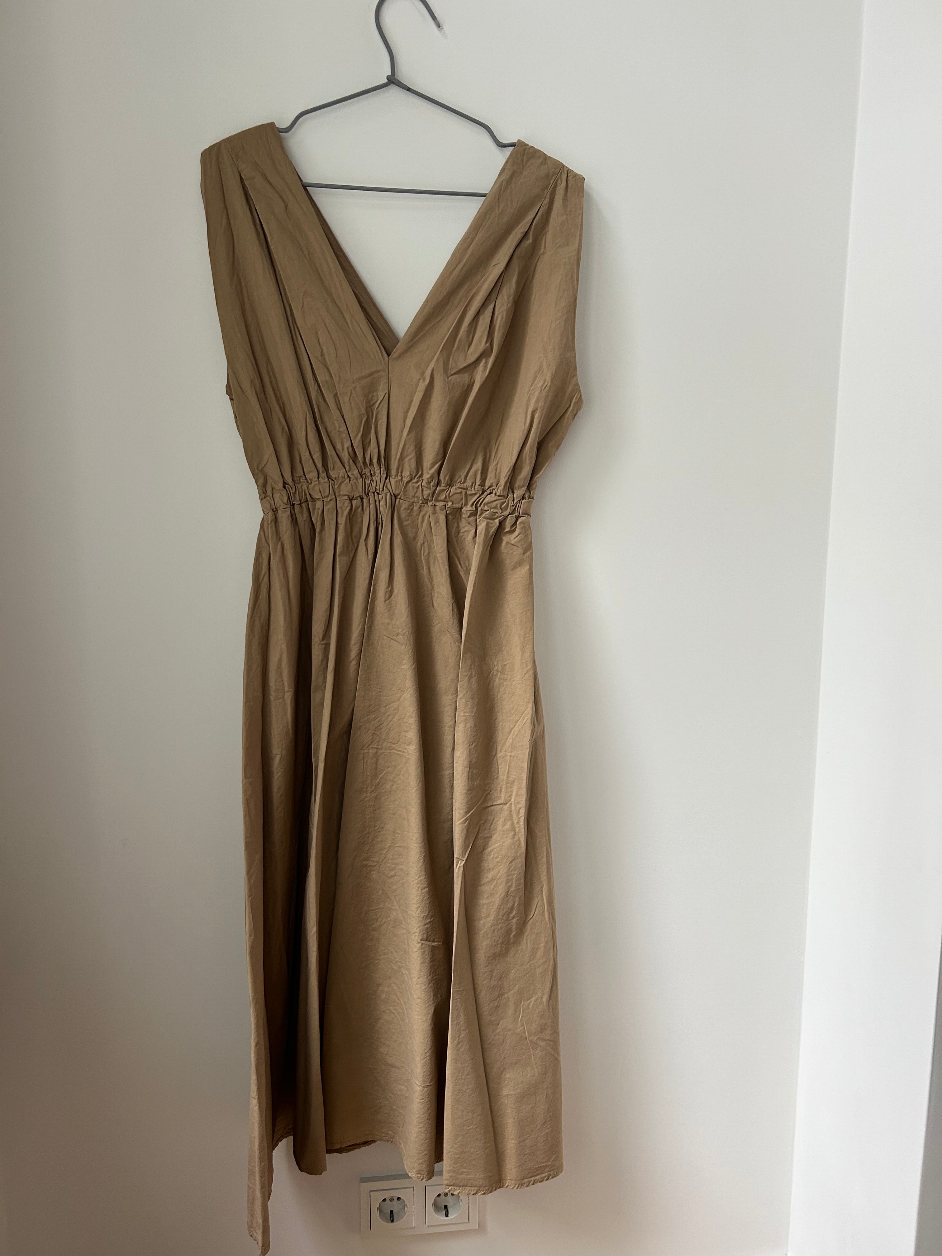 The Classic Dress - camel