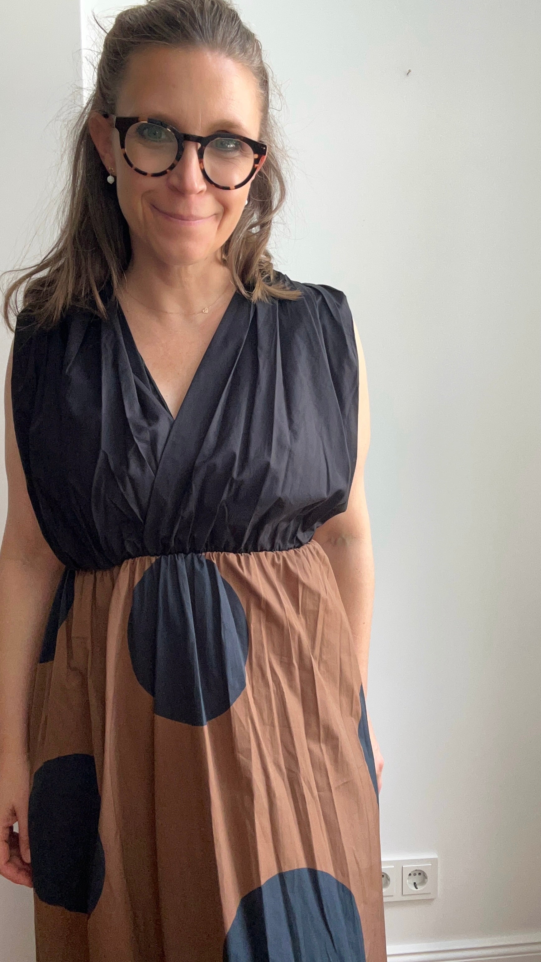 Kleid mit Polka Dots - schwarz & mokka