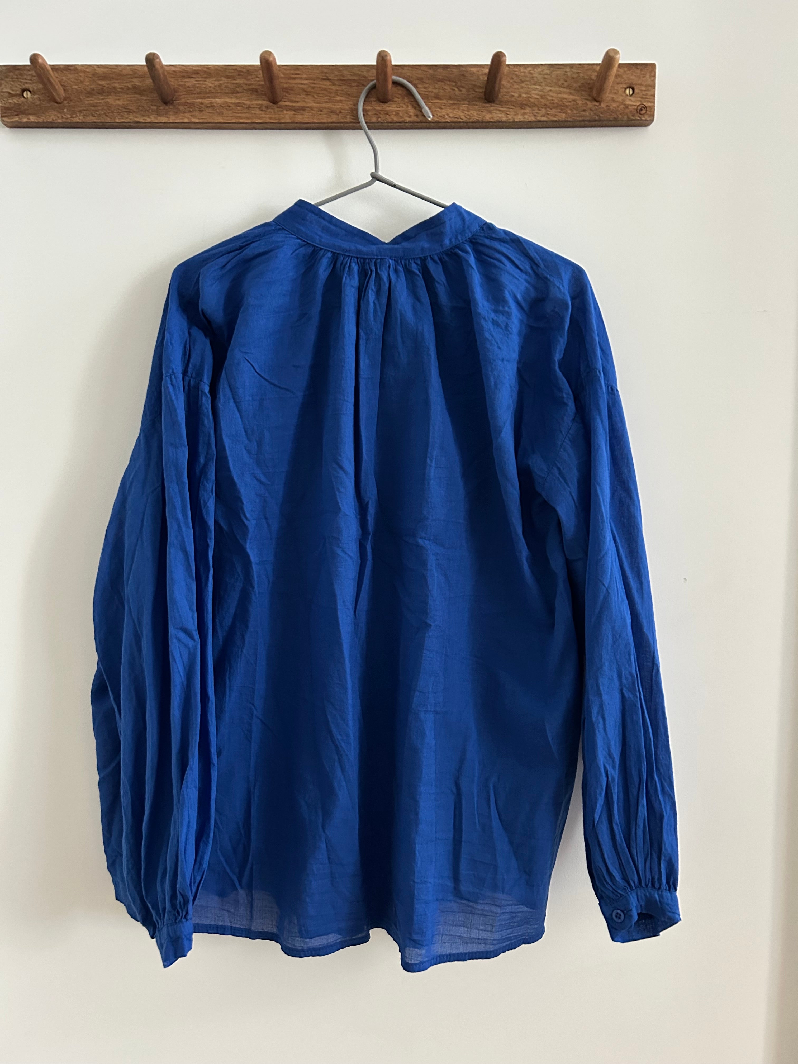 Bluse azurblau