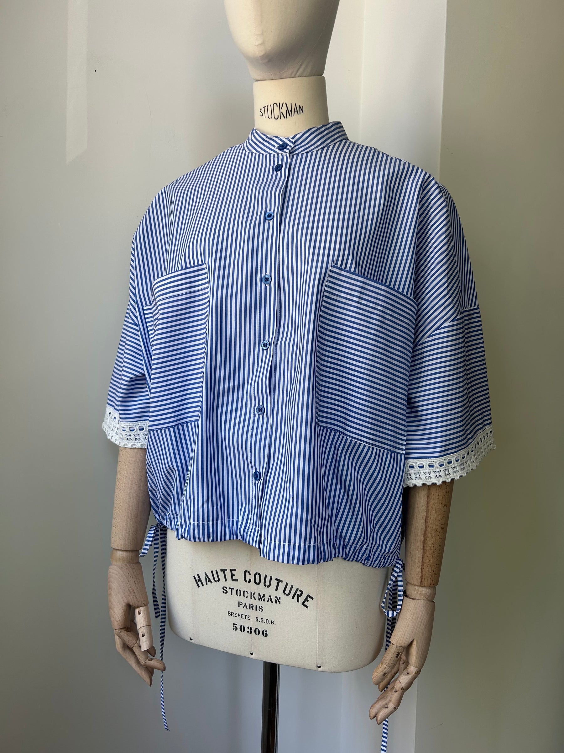 Gestreifte Bluse mit Spitze