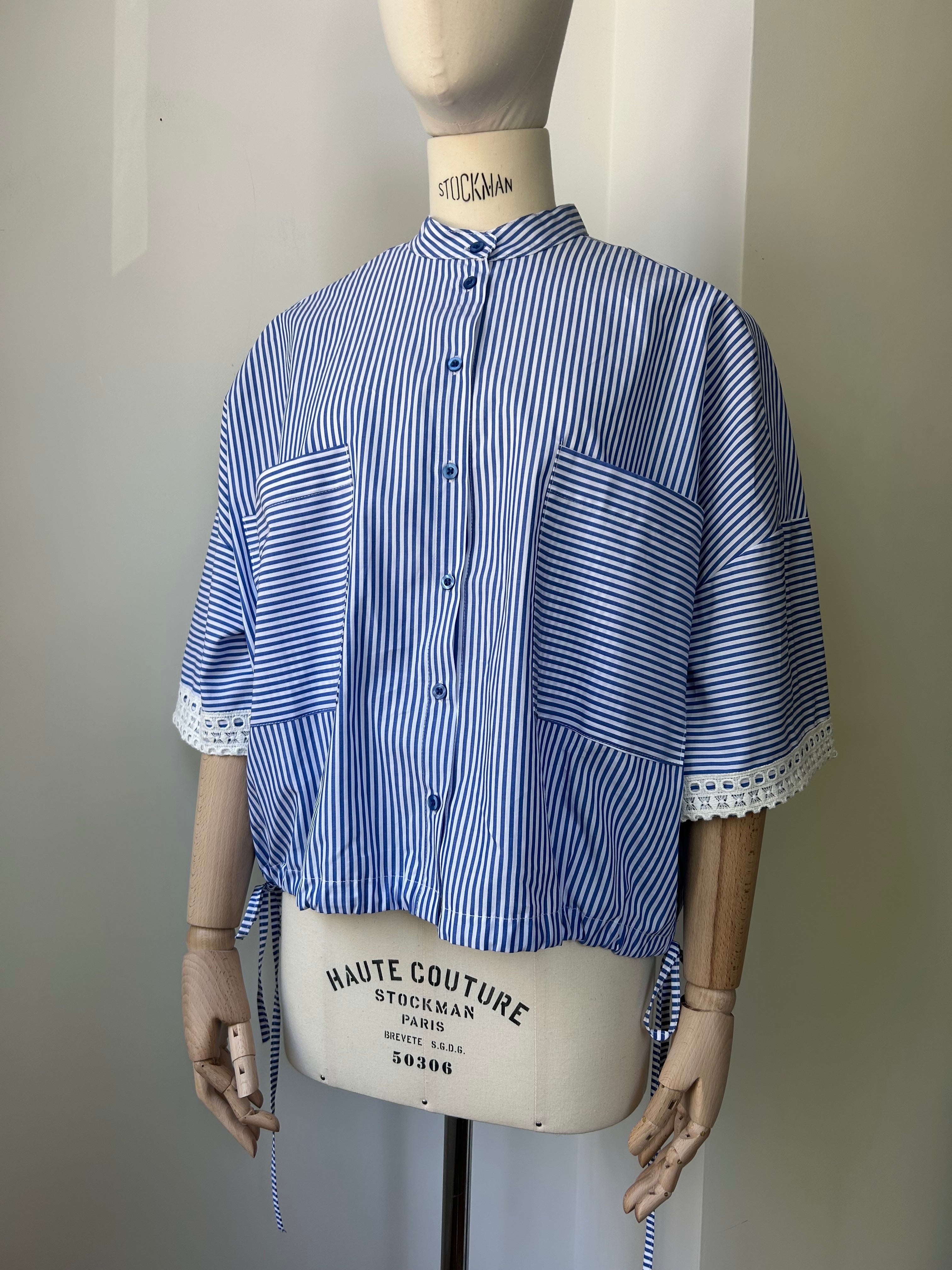 Gestreifte Bluse mit Spitze