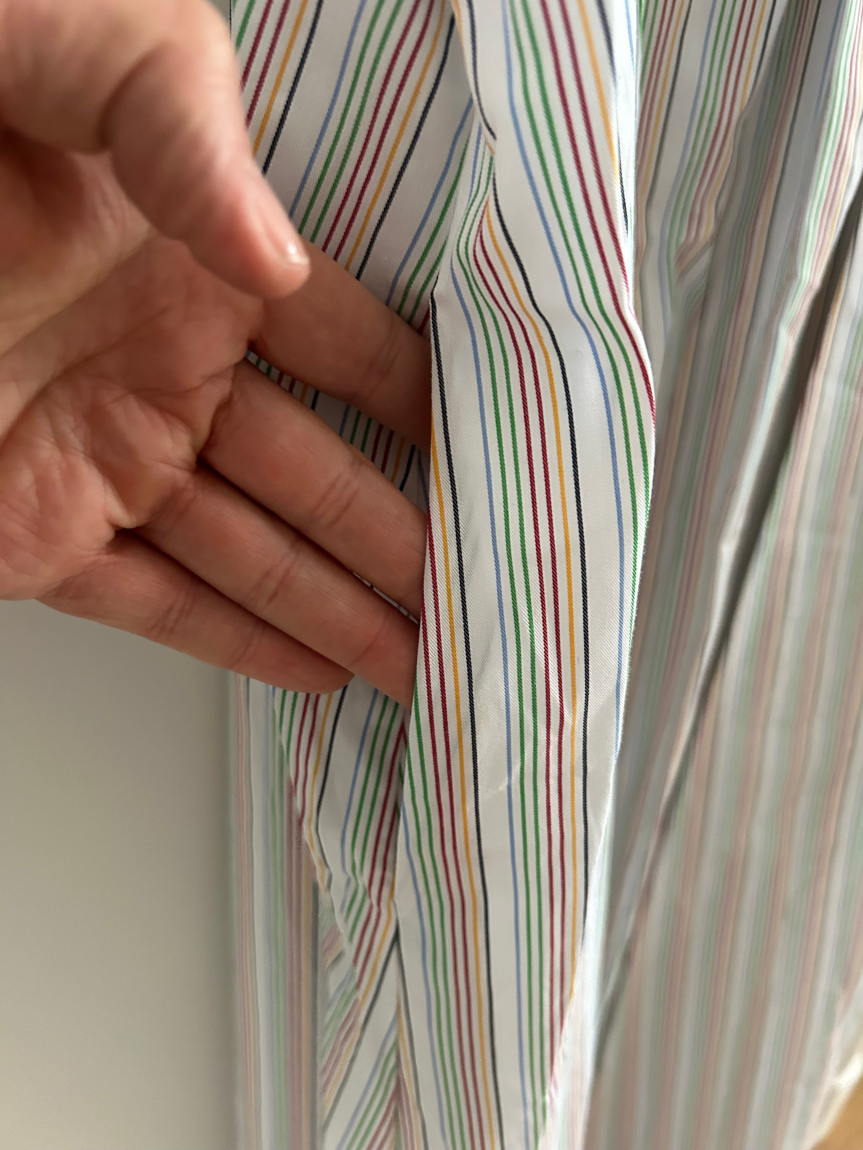 Gestreiftes Trägerkleid mit Biesen
