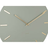 Detailansicht der goldenen Zeiger der Wanduhr Charme