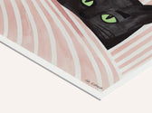 Nahaufnahme des Kunstdrucks Black Cat mit kräftigen Farben und feiner Papierstruktur