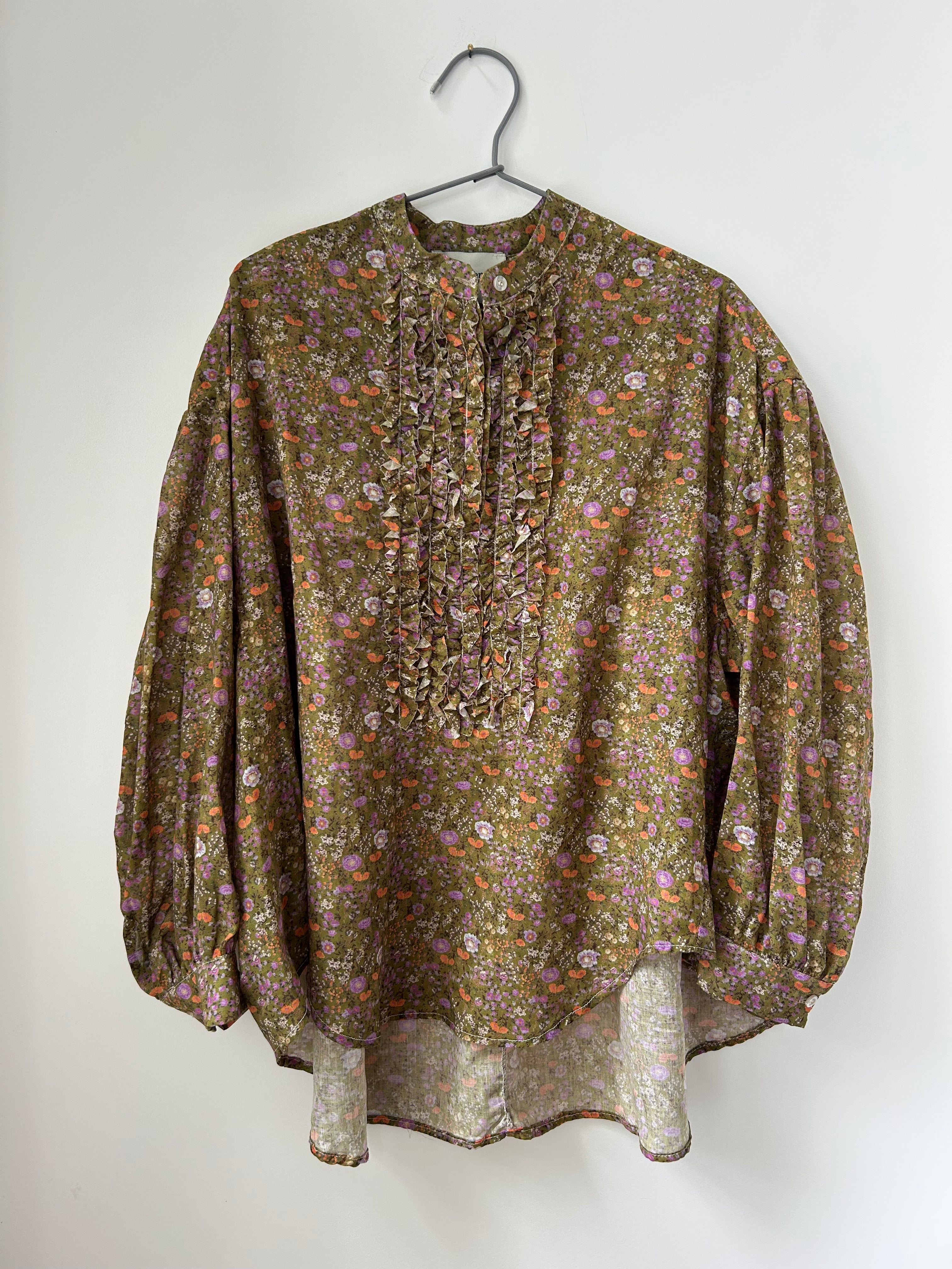 Blümchen-Bluse mit Rüschen - grün