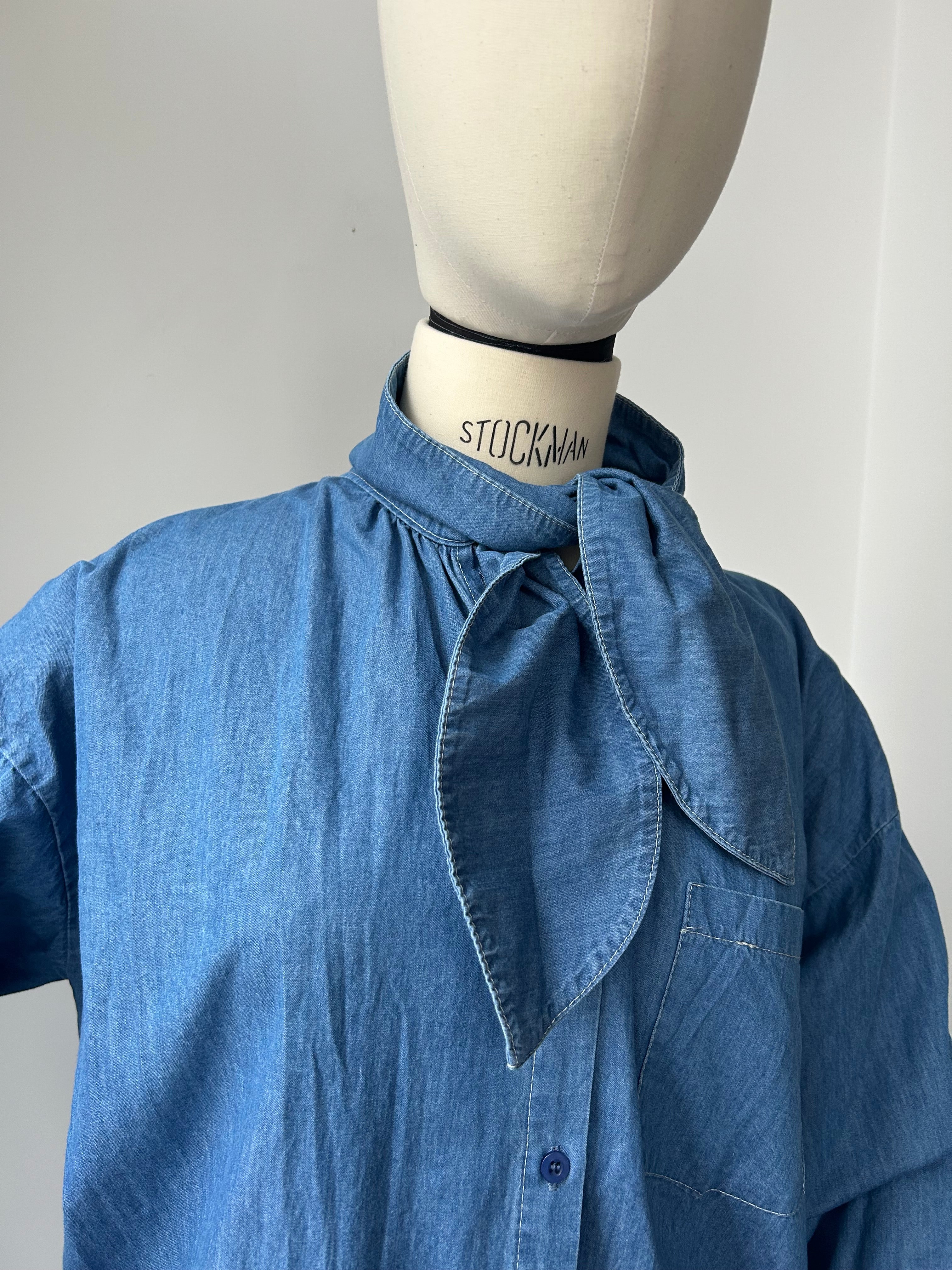 Jeanskleid zum Knoten