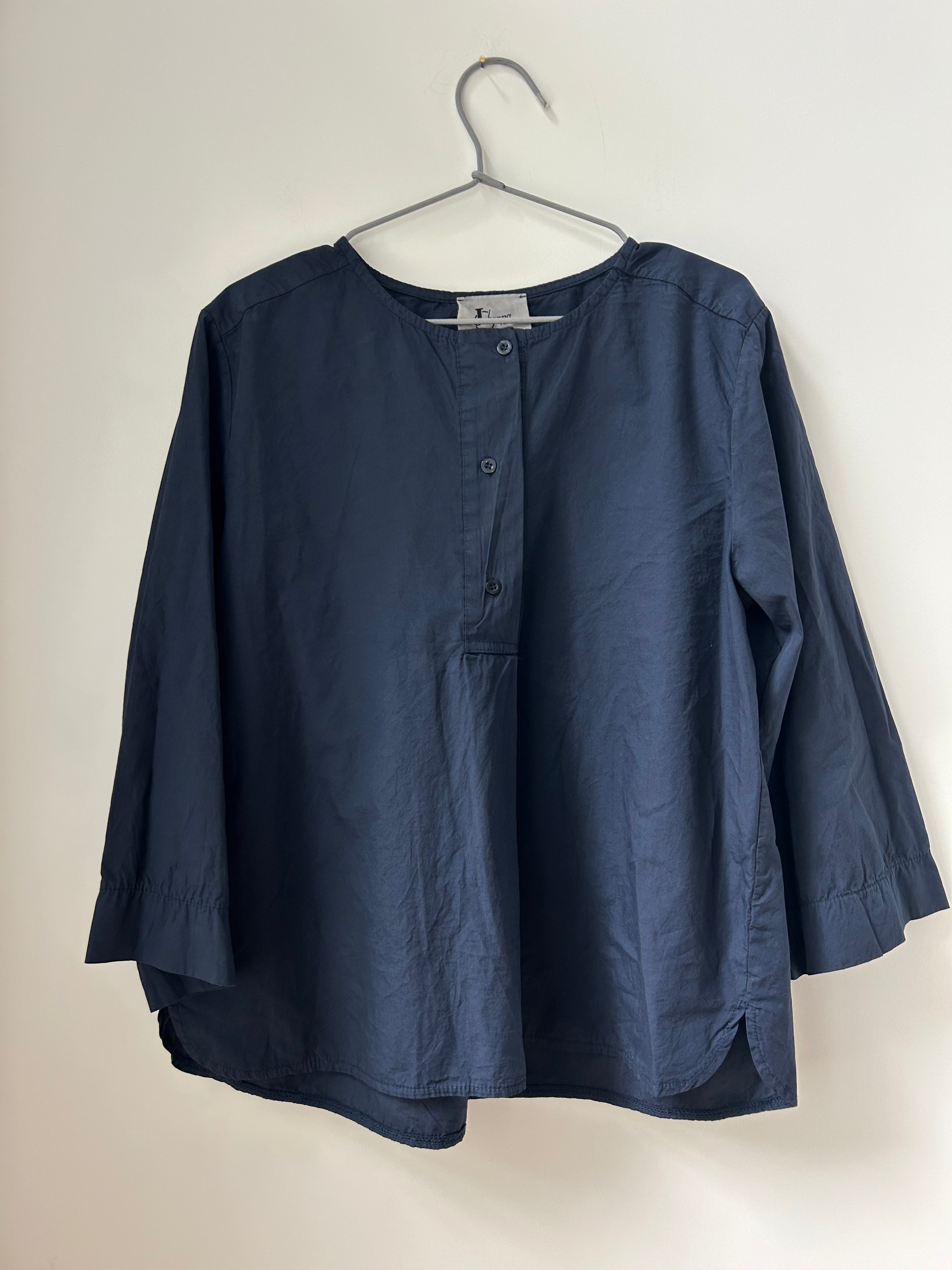 Schlichte Bluse mit Knopfleiste - dunkelblau