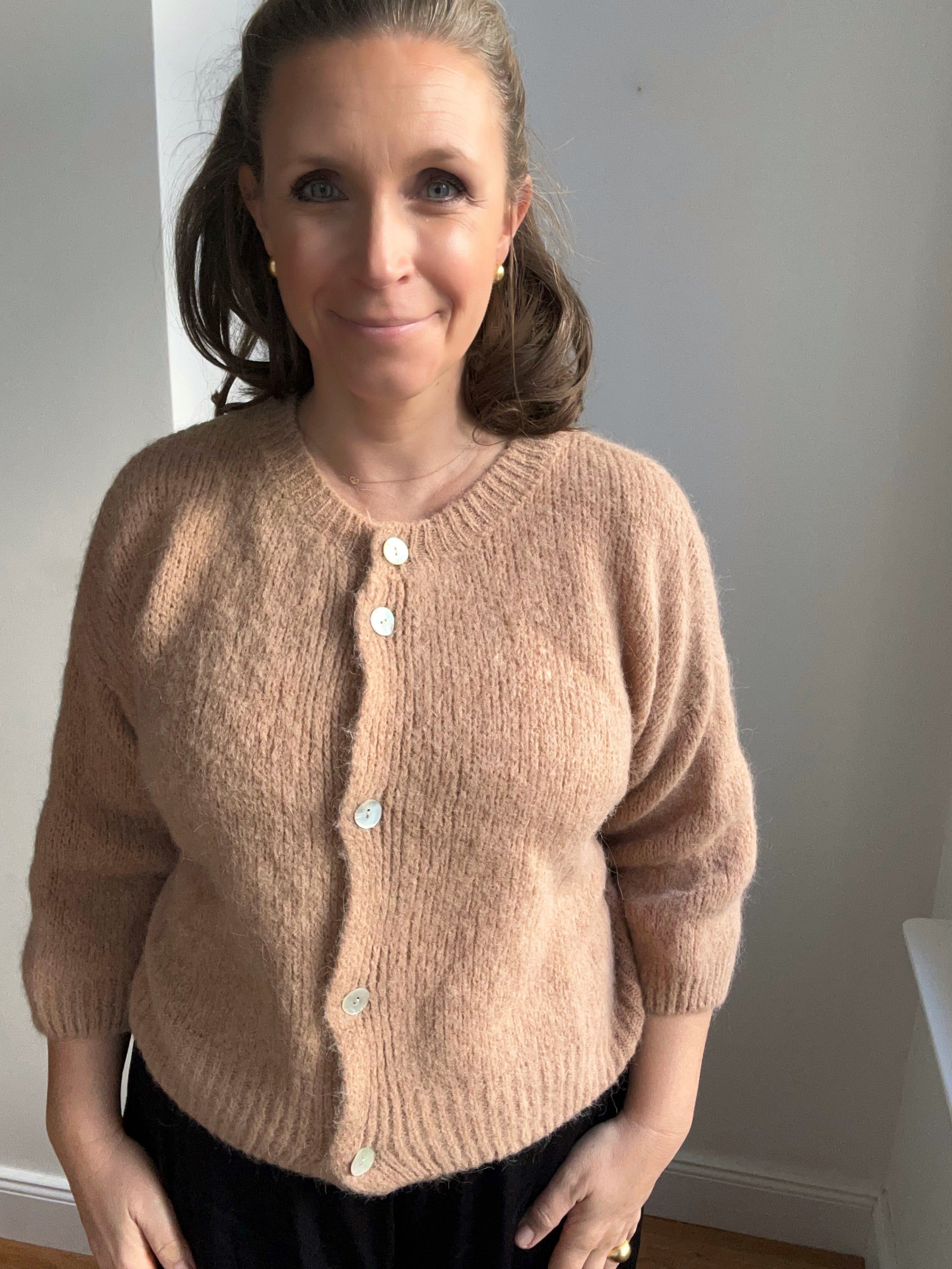 Kurze Strickjacke Cardigan - Cappucino
